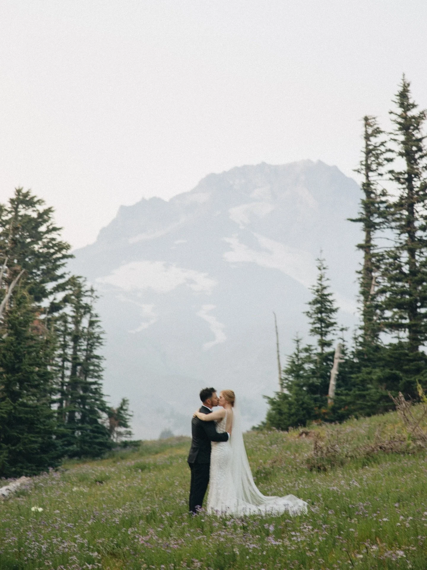 A few frames from one of the most beautiful locations you could ever lay eyes on in Oregon! 🏔️

A few years back I was able to associate shoot this beautiful wedding up at Mt. Hood and I have never lost the love I have for these images! They will fo