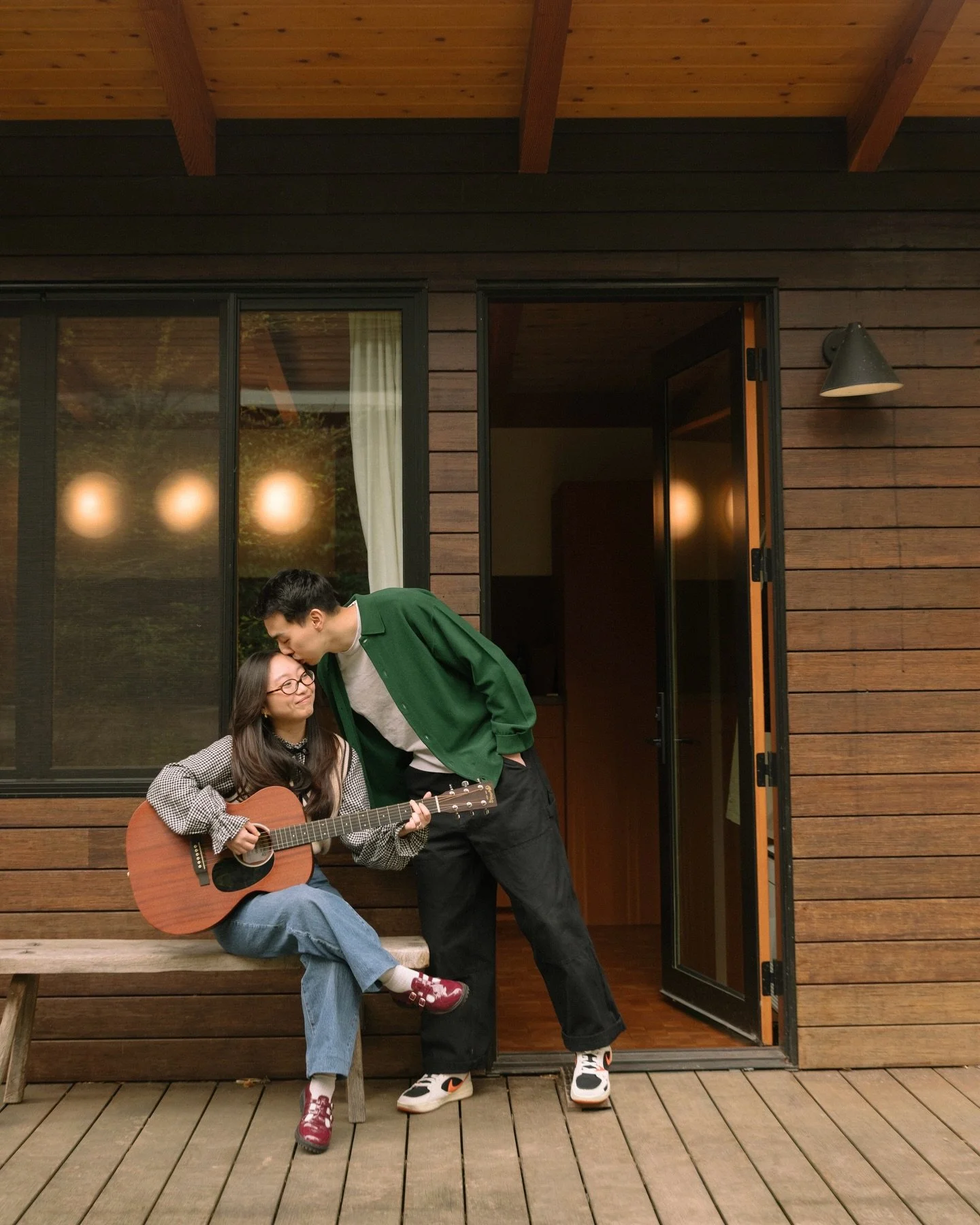 Last year I went up to Portland in March to take photos during the cherry blossoms&rsquo; peak. And I stayed in this beautiful Airbnb. I thought it would be so rad to have a photo shoot in the space. So when I was planning to go up this year, I was p