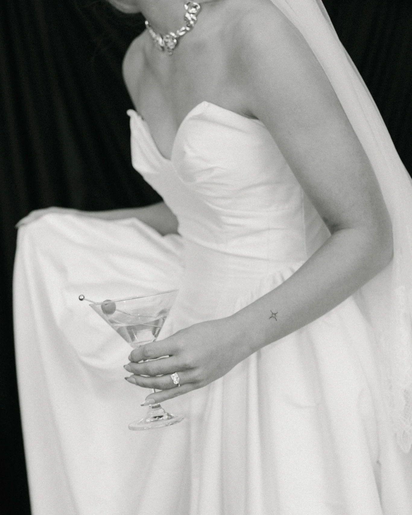 A few frames in black and white until I get more time to edit this beautiful day. ⚫️⚪️

-

Photo: @gabrielramirez.photo 
Venue: @edenvalewinery 
Florist: @iridescentdesignco 
Rentals: @eventrentalsbyb + @jb_eventdecor 
HMUA: @whitmarie.hairmua 
Dress
