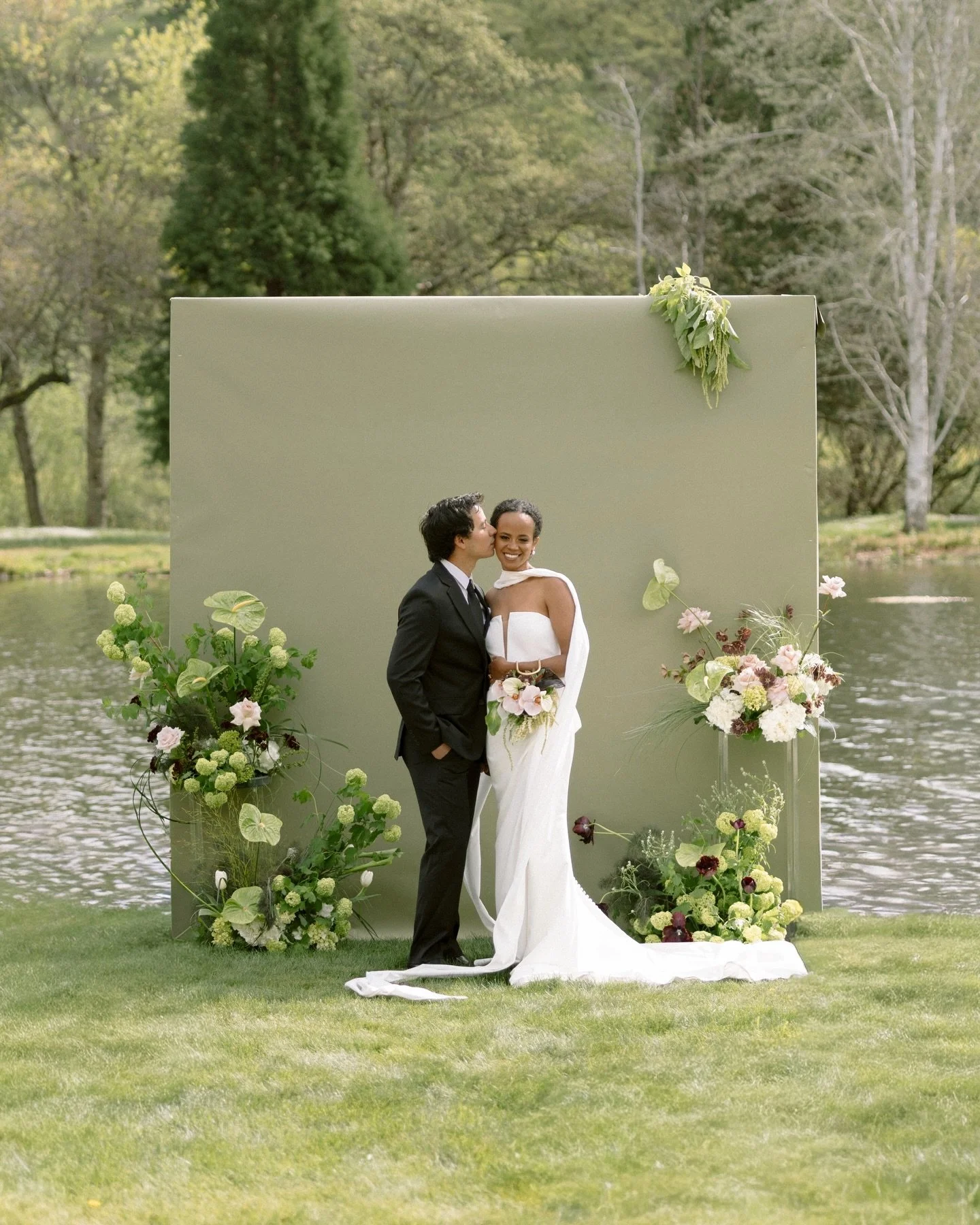 What a beautiful day to get to be a part of. ✨ I honestly don&rsquo;t have the right words to say&hellip; This styled shoot came together so wonderfully because of all the amazing vendors that went above and beyond to help this vision come to life. S