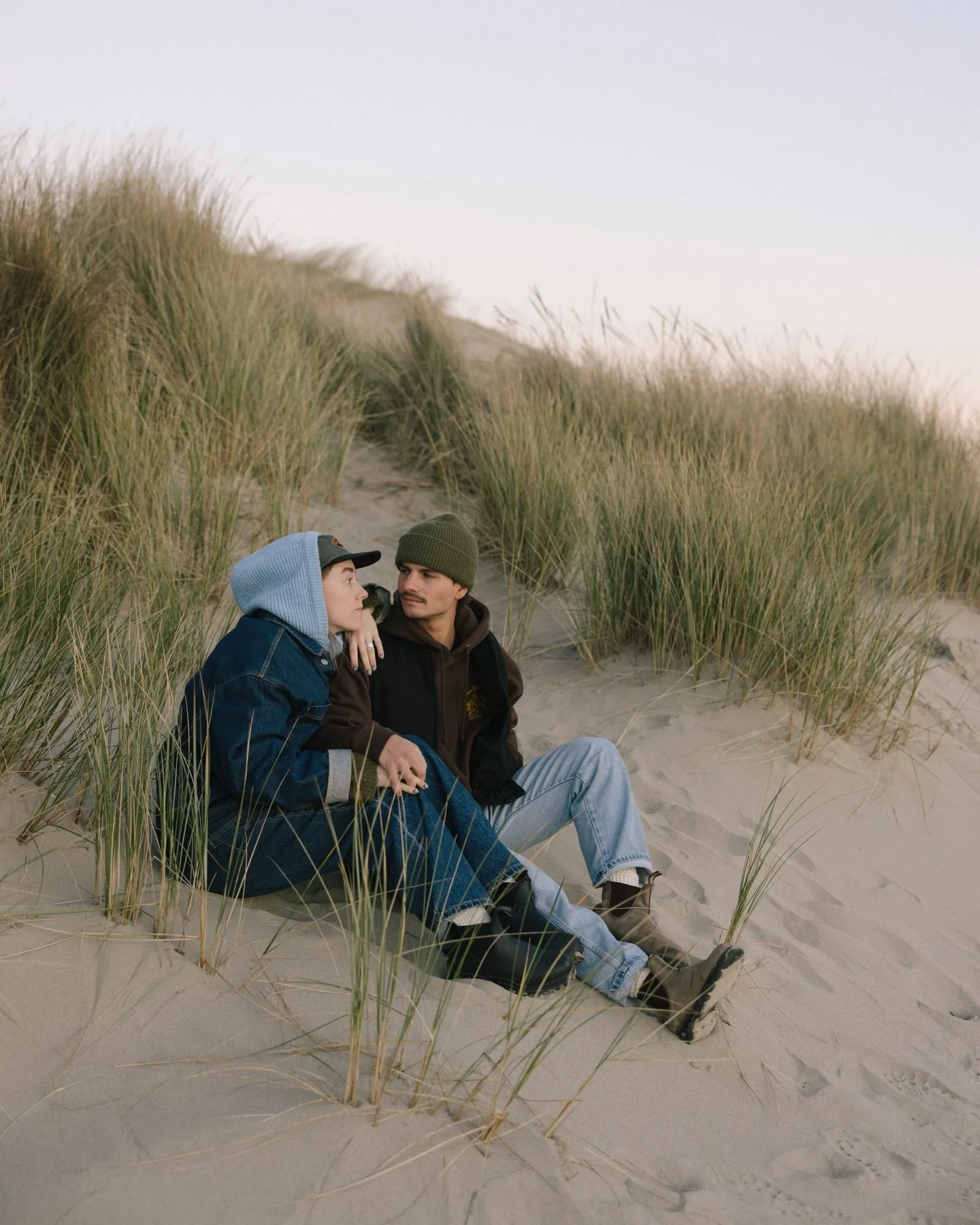 Forever a favorite shoot of mine with one of my favorite couples out there! &mdash; Moments from Kari &amp; Eric&rsquo;s 5 Year Anniversary session out on the Oregon coast! Definitely have to go back to this spot again!

-

#gabrielramirezphotography
