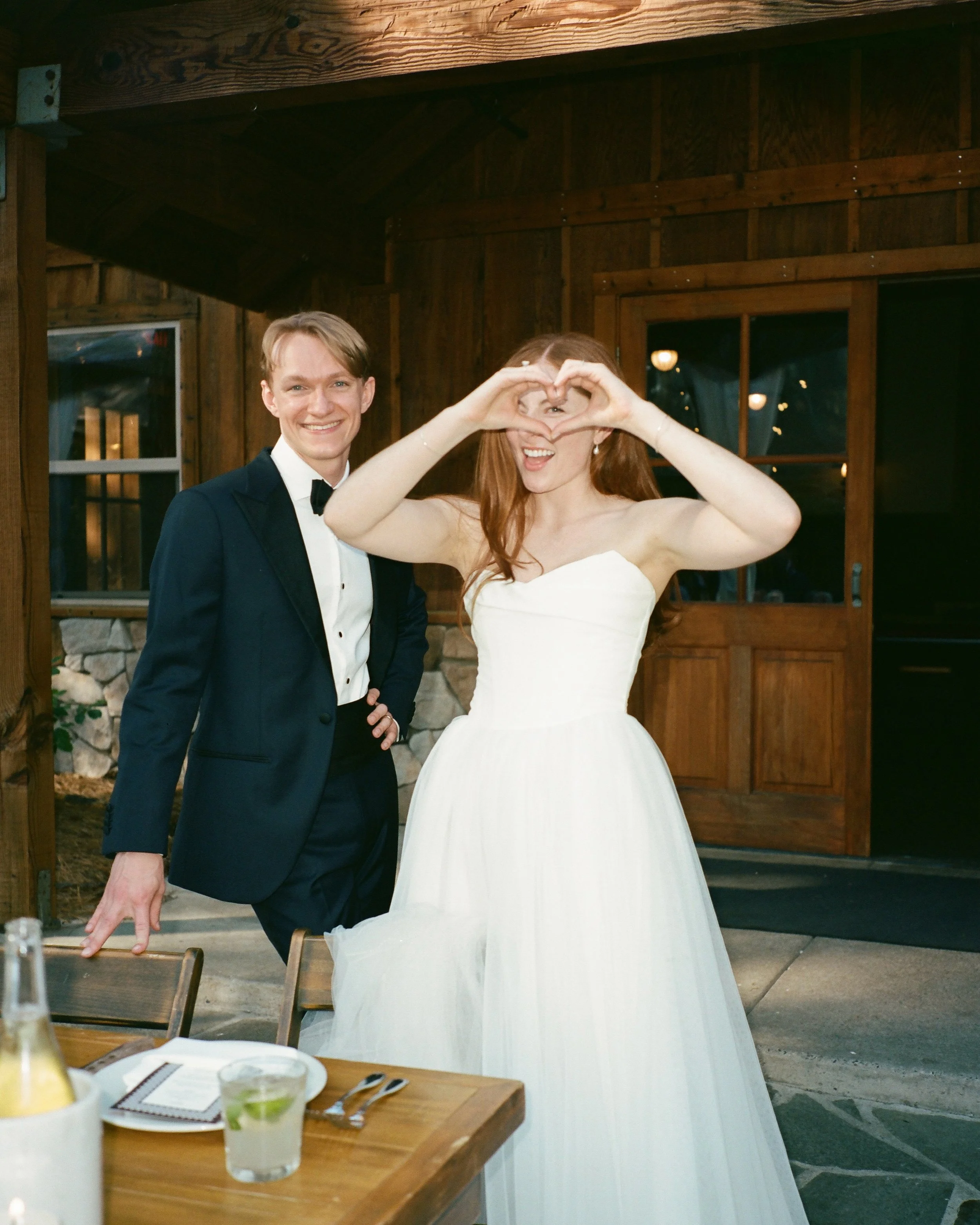 Olivia &amp; Mitchell on 120 〰️ From an incredible day second shooting for one of my favorites: @karishootsfilm 

-

#gabrielramirezphotography #yosemitewedding #yosemiteweddingvenue #120film #honestmoments