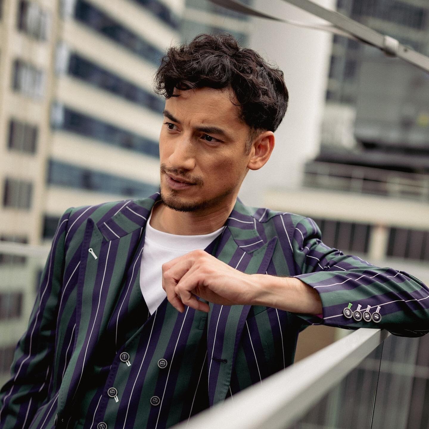 #tiffday4 with the ever stylish Carlos Bustamante @losbot 📷 captured with the stunning views at the @shangrilato 
&bull;
Stylist @mariachowdhery 
&bull;
copyright notice:
&copy;Corus Television Limited Partnership, 2010-2023. All Rights Reserved. #t