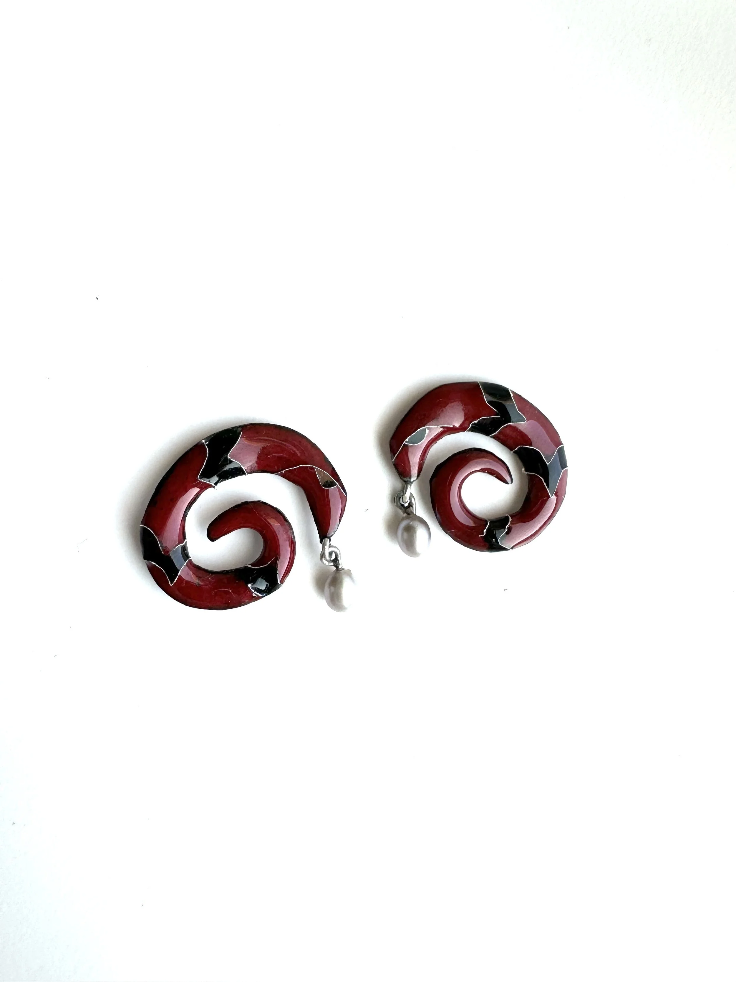 enamel_snake_earring.jpg