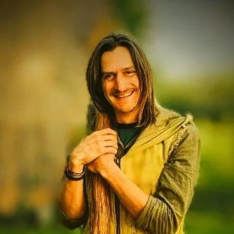 Simon Harm Brunken Schamane AUFSTELLUNGEN, HAKA KRAFTTANZ & SCHAMANISCHE RITUALE