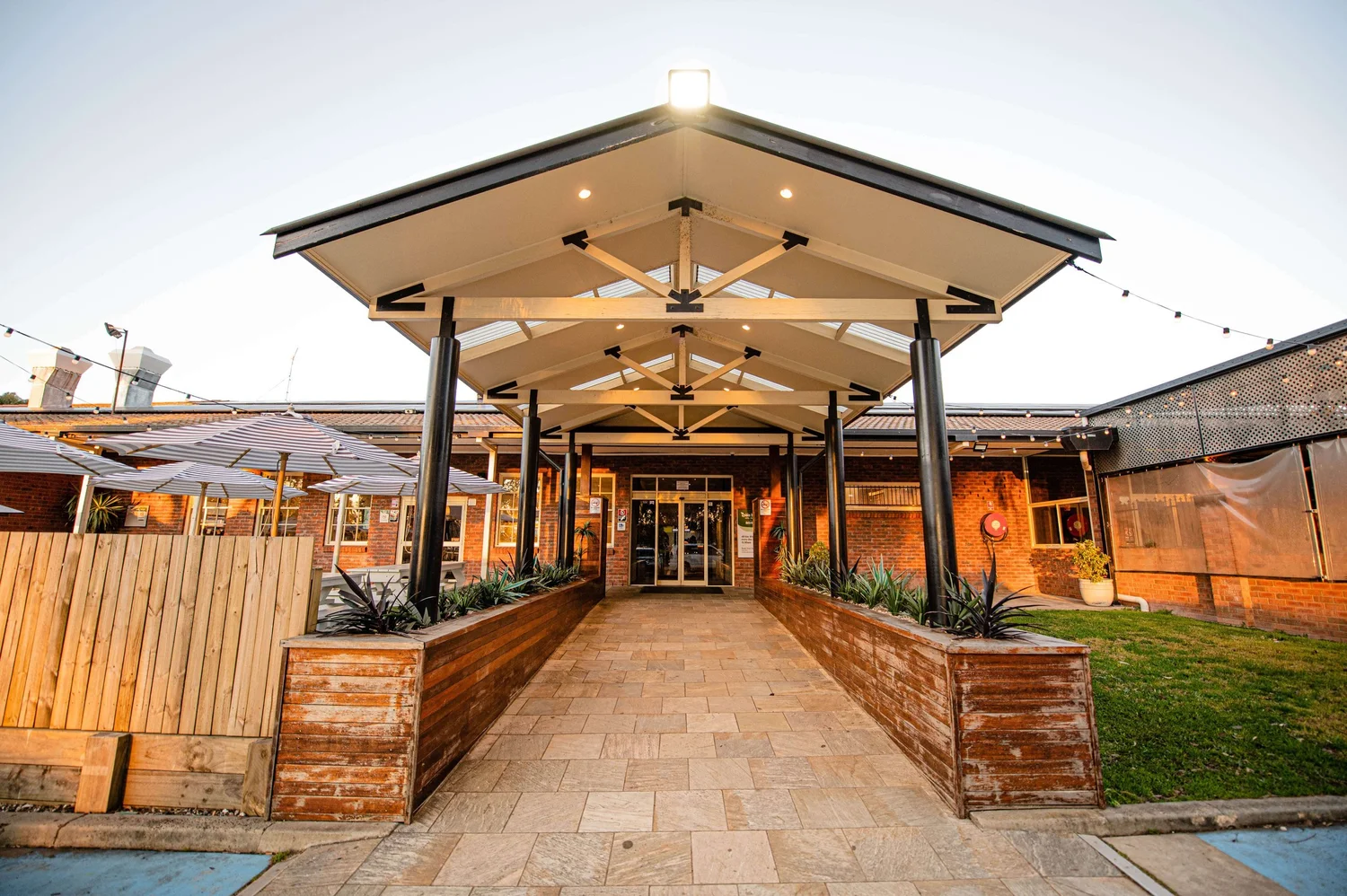 Robin Hood Hotel - Orange, NSW