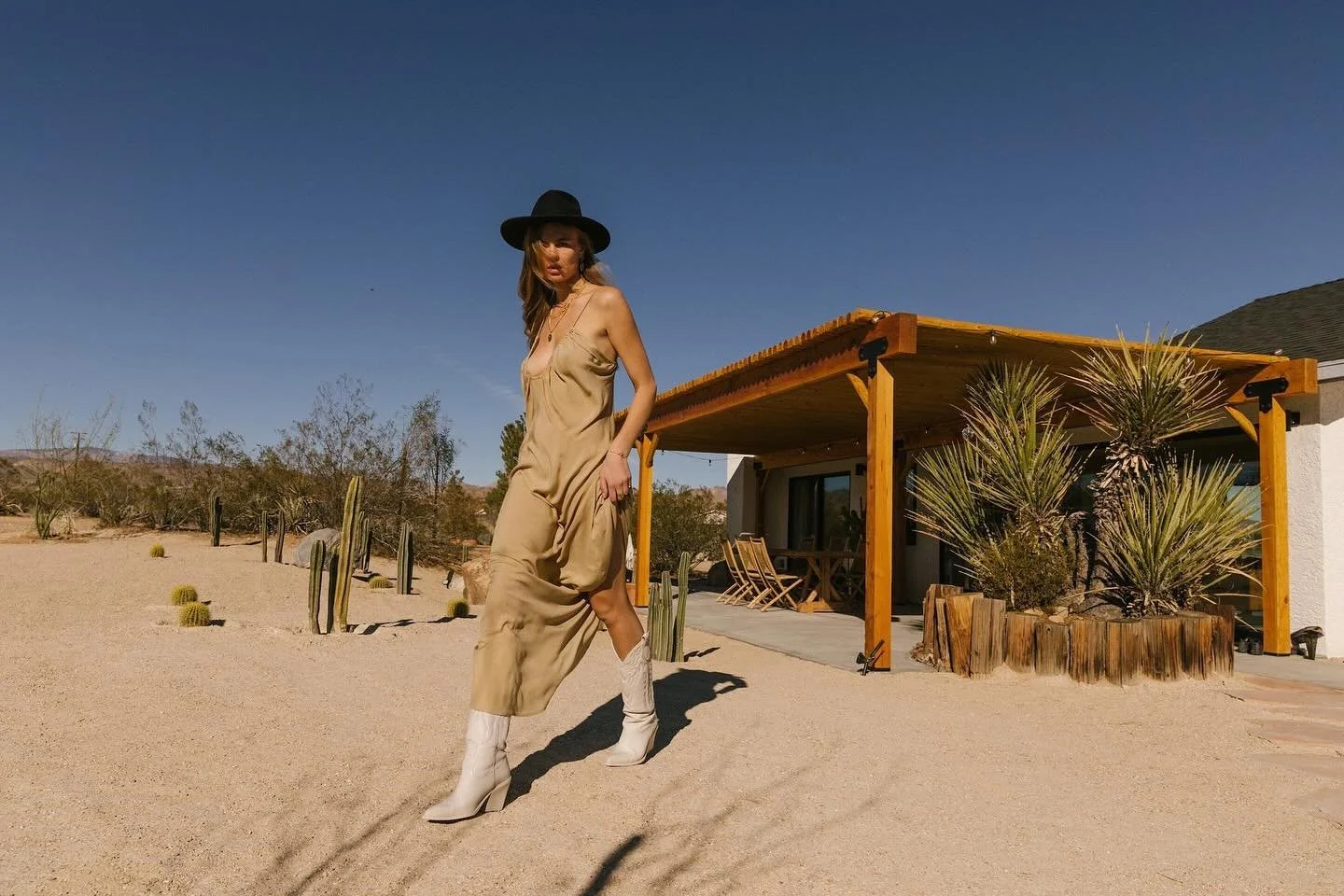 📸 Did you know that you can rent Terra Nova for photoshoots? 

We especially love these dreamy desert shots taken for @faraboutique&rsquo;s new collection last year 🏜️

DM for availability or check out our website for more info ✨