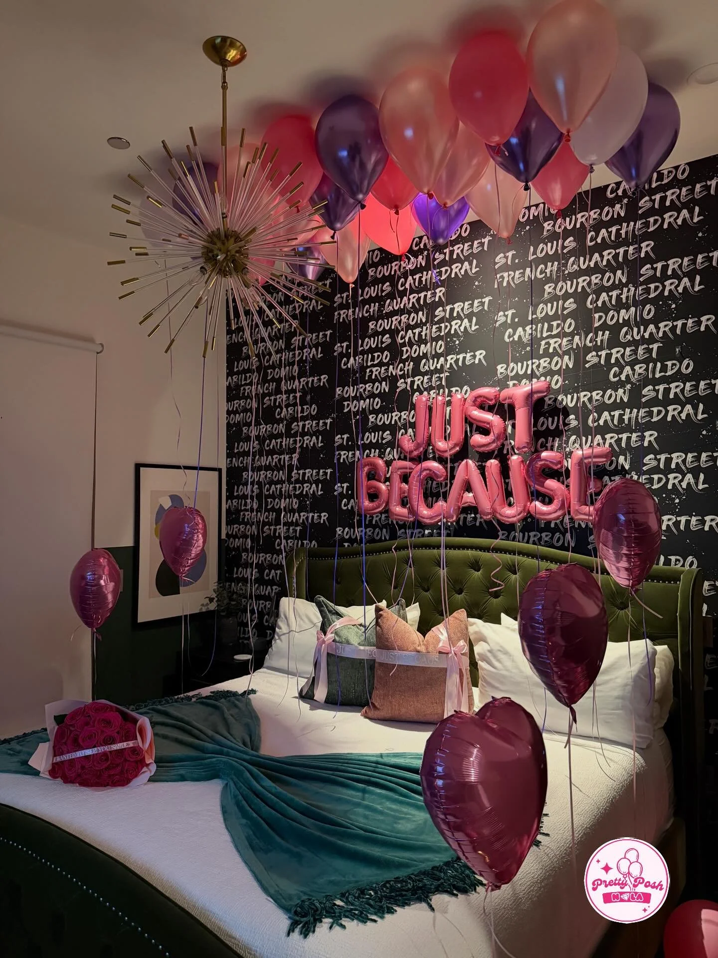 pretty in pink &amp; purple 💕 @neworleansluxurycollection 

#neworleans #hoteldecor #romanticroom #romanticroomdecor