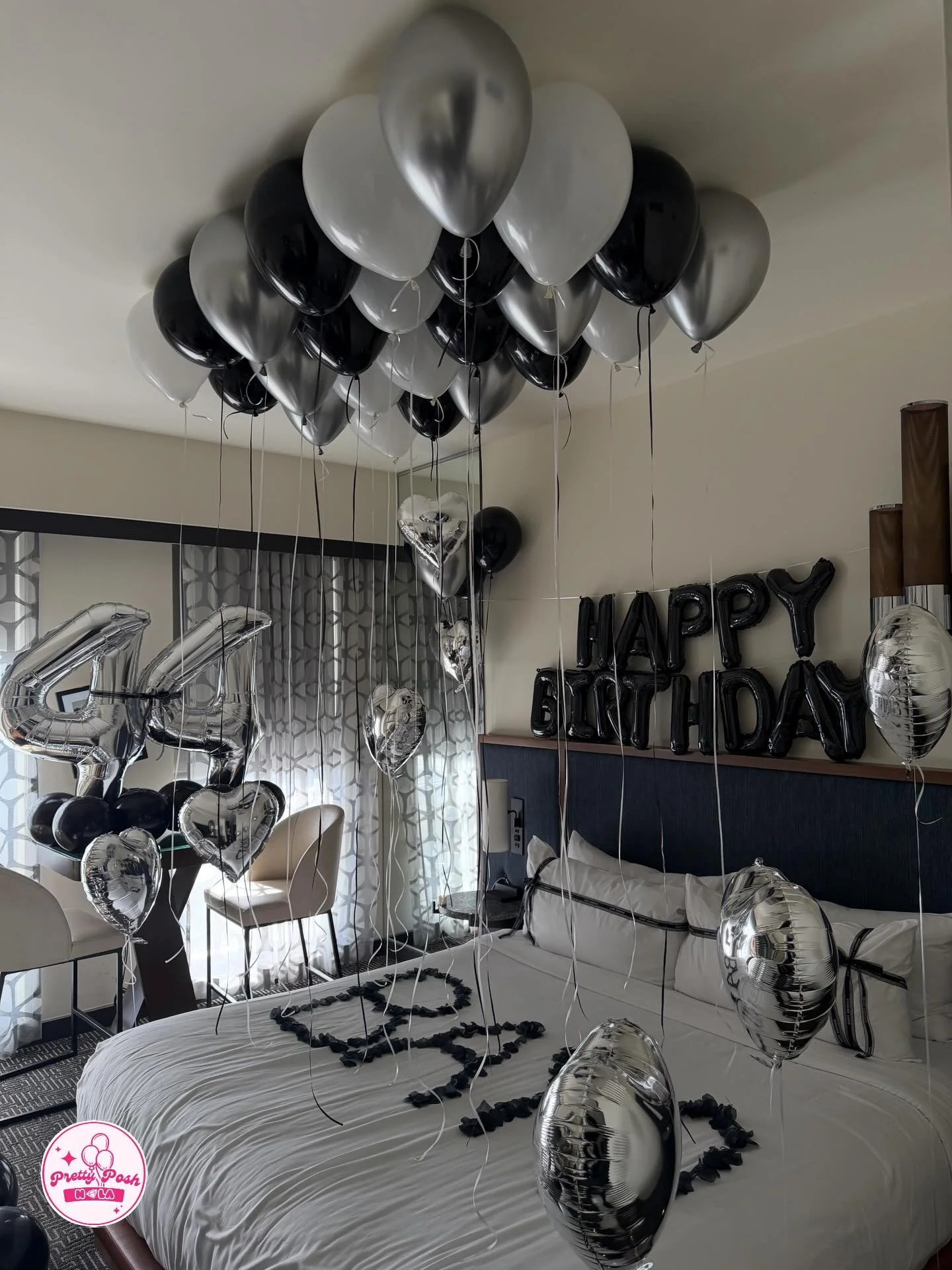 happy birthday, bayo 🤍 @troubadourhotel 

#neworleans #nolaballoons #hoteldecor #romanticroomdecor #hisbirthday