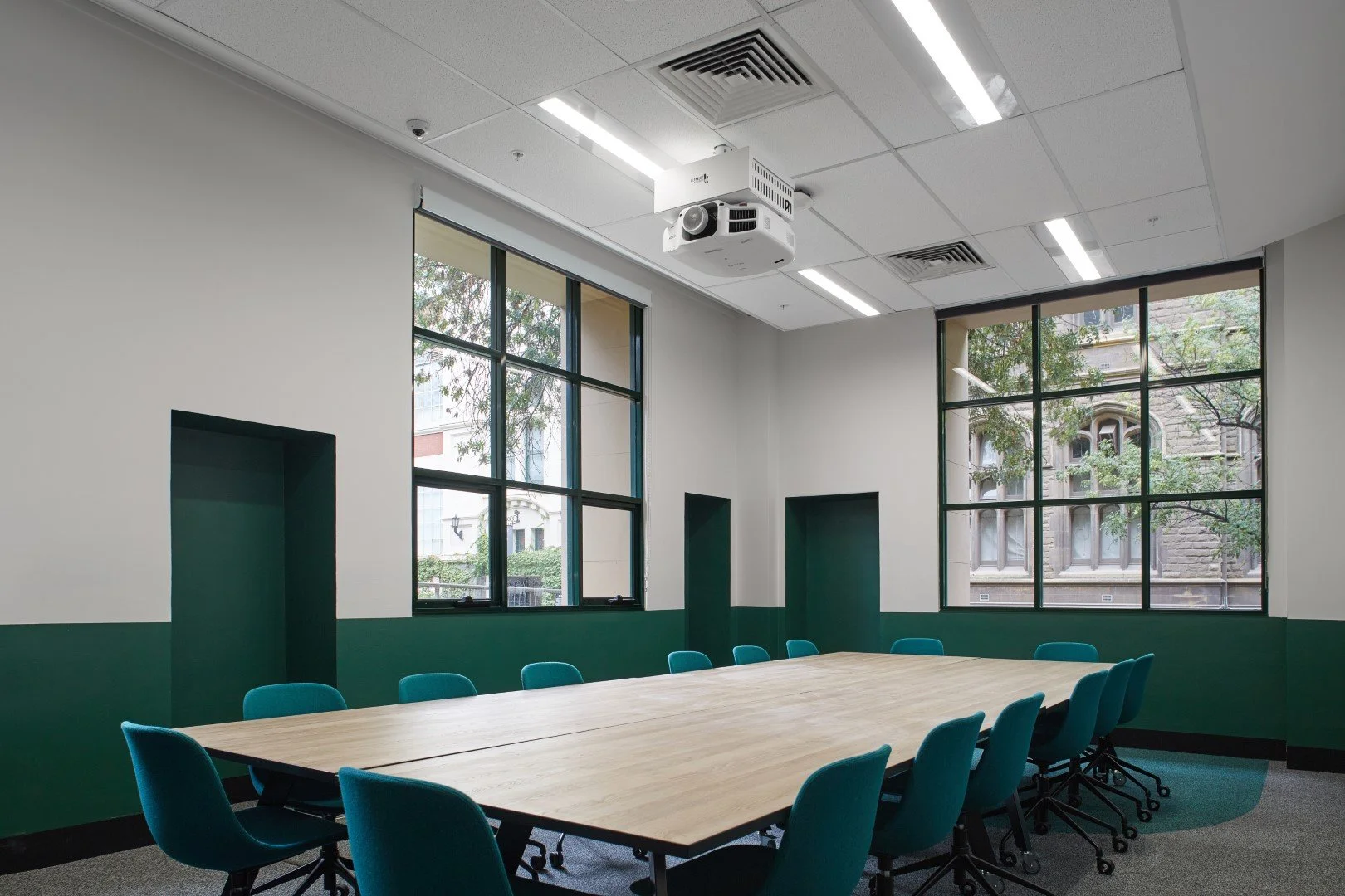 RMITSEHB3andB5-PHO-GreenBoardroom-0.jpg