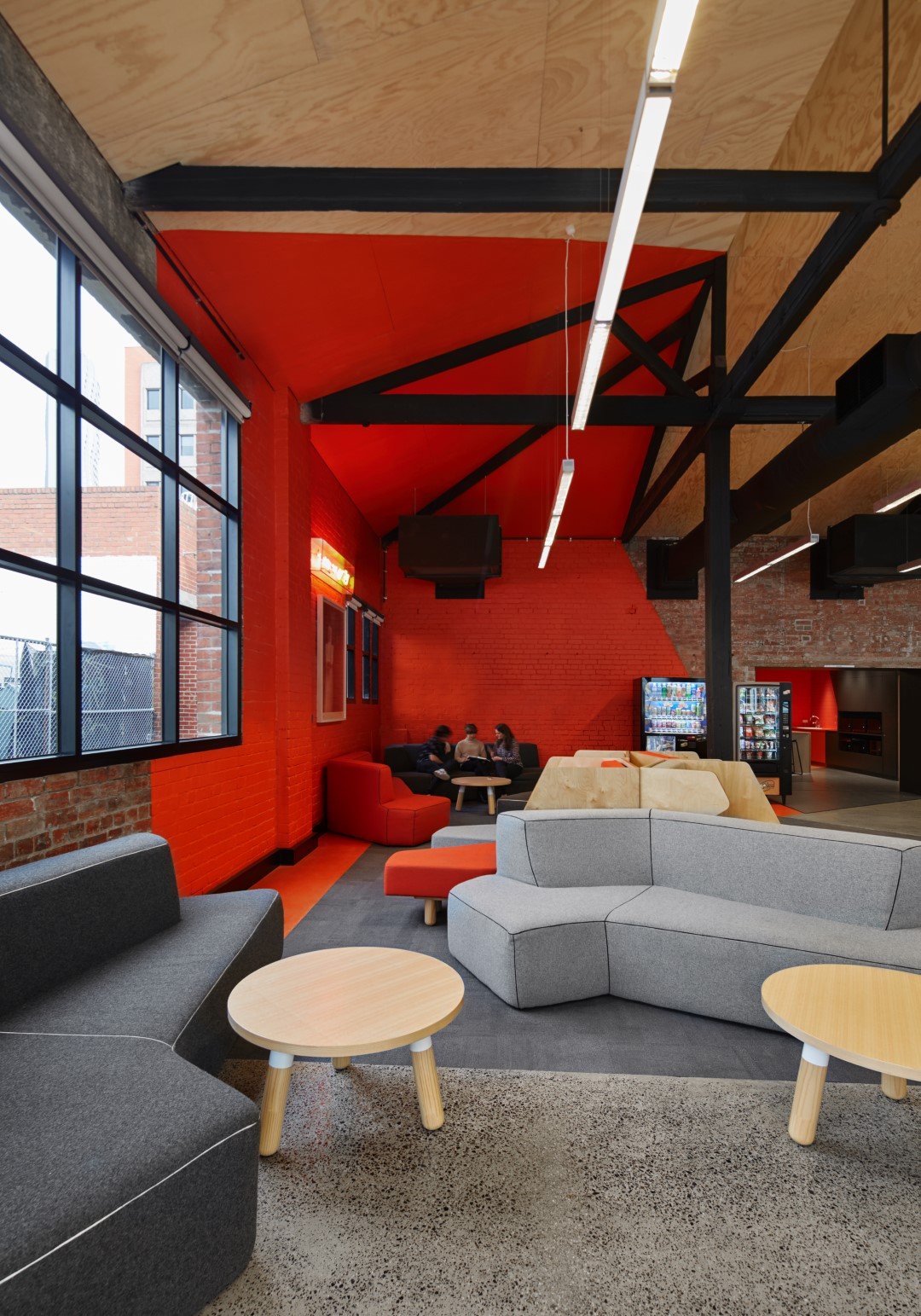 RMITStudentHub-PHO-InternalRedQuadrant-0.jpg