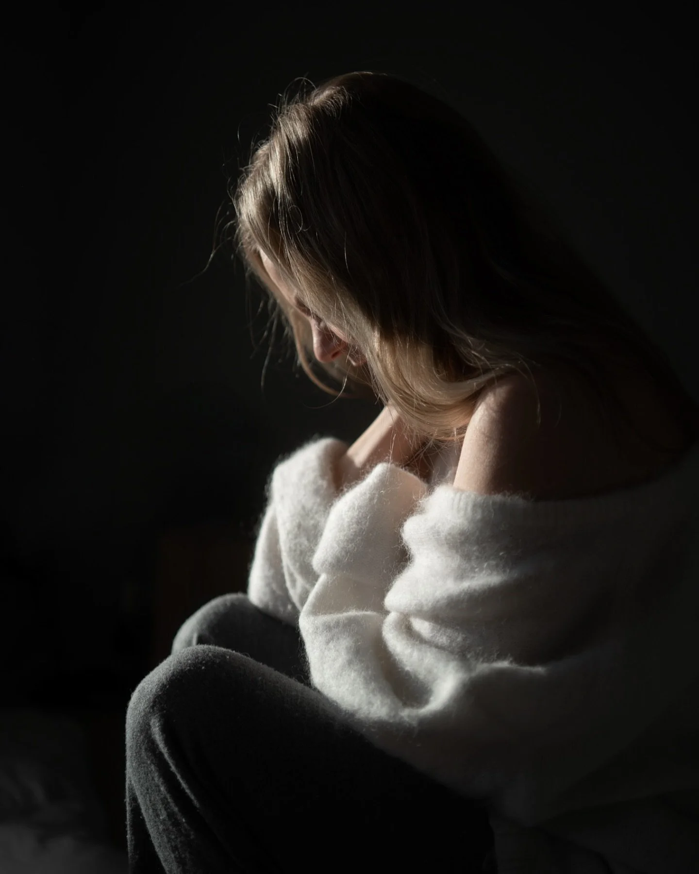 Vuoden ekat auringons&auml;teet ✨
T&auml;lle vuodelle toivon monipuolisia ty&ouml;projekteja, lempeytt&auml; ja keskener&auml;isyyden siet&auml;mist&auml;. 
Viikon p&auml;&auml;st&auml; aloitan taas kouluun, joten t&auml;&auml;kin vuosi pit&auml;&aum