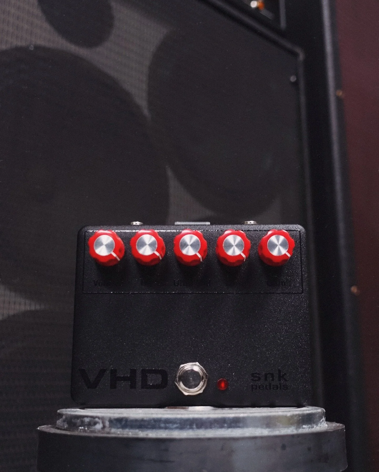 Back in action! We have more @snkpedals VHD distortion/preamps landing this week and you can go and secure one now! 🤘🏻

#snkpedals #snkvhd #ampegvh140c #dyingfetus #deathmetal #distortion #preamp