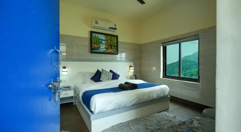 room 2.jpg