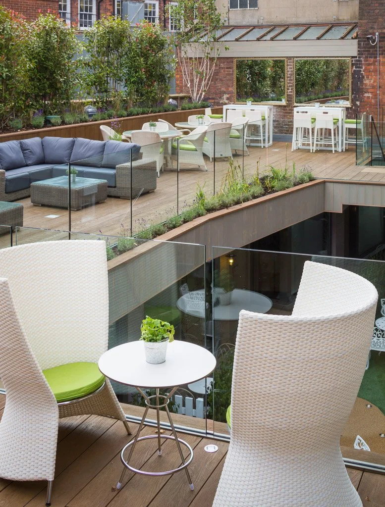 outside seating area 