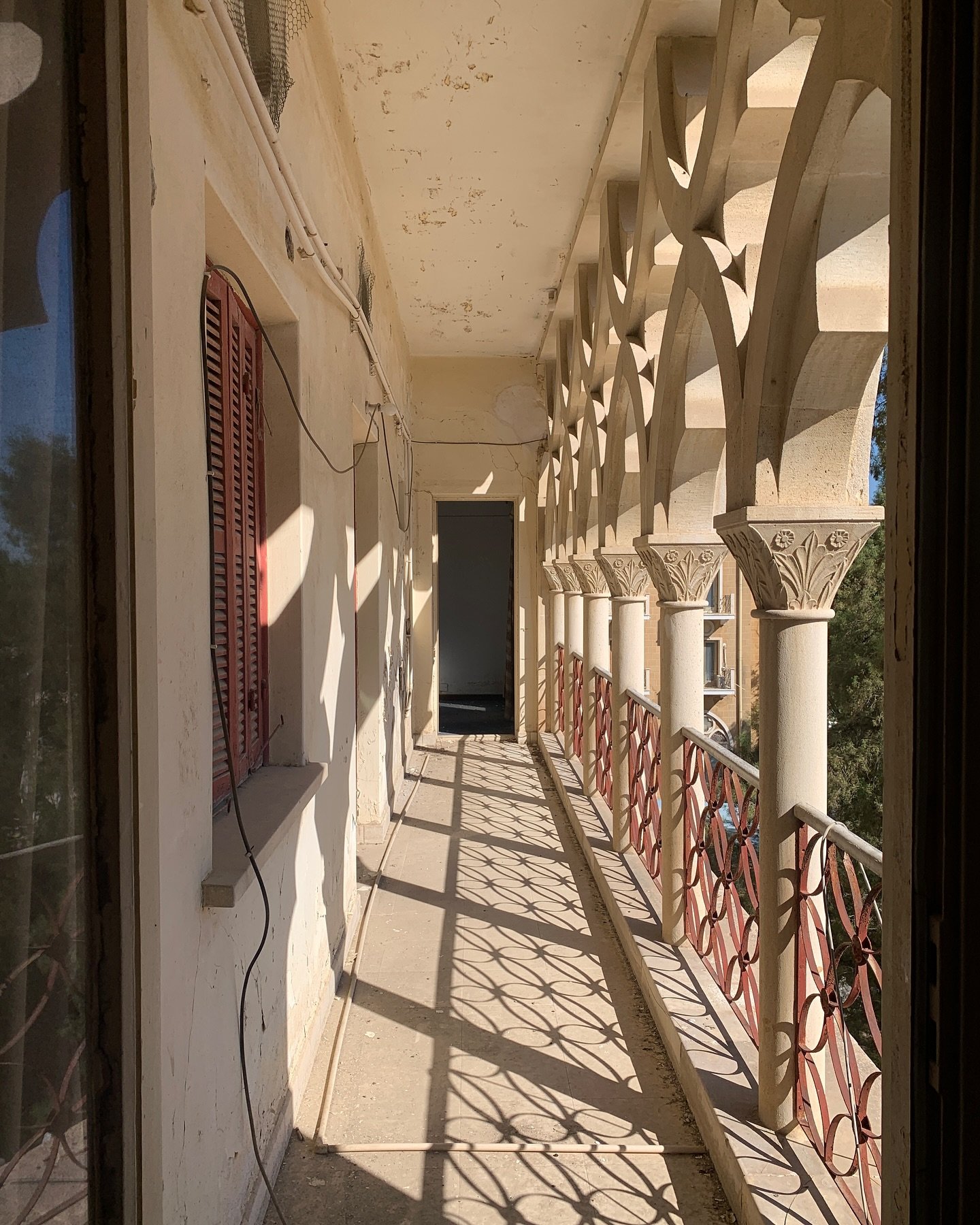 Inside the Ledra Palace Hotel&hellip;&rdquo;A journey through time&rdquo; 
  #walktalkcyprus #nicosia #bufferzone #cyprus #divided #history #culture #walks #travel #hotel #frozenintime #cyprusuntold