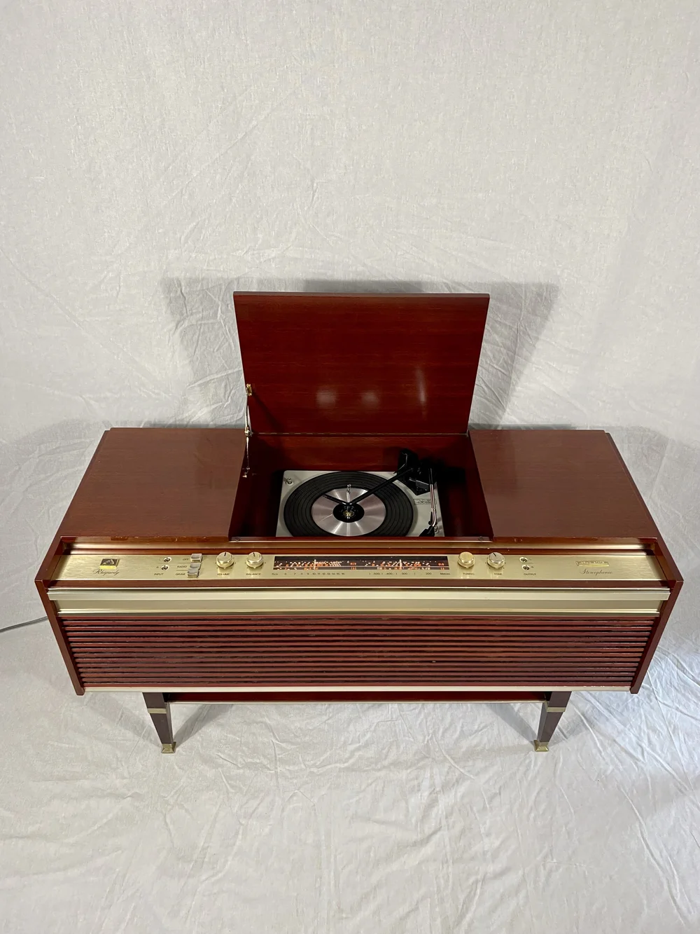 HMV Mahogany Rhapsody vintage radiogram restored by Retraphonics