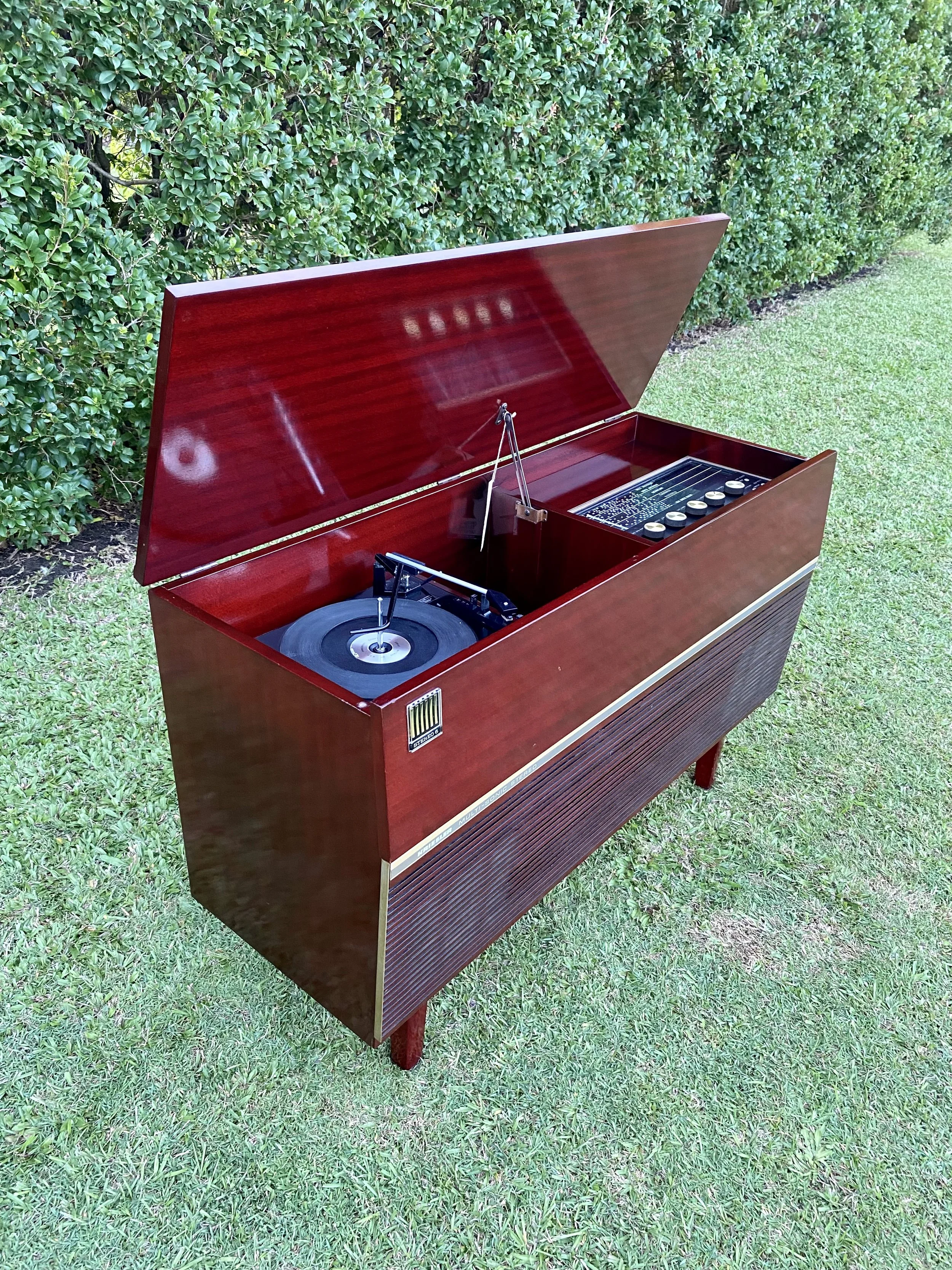 Kriesler Studio Cherry - 1973