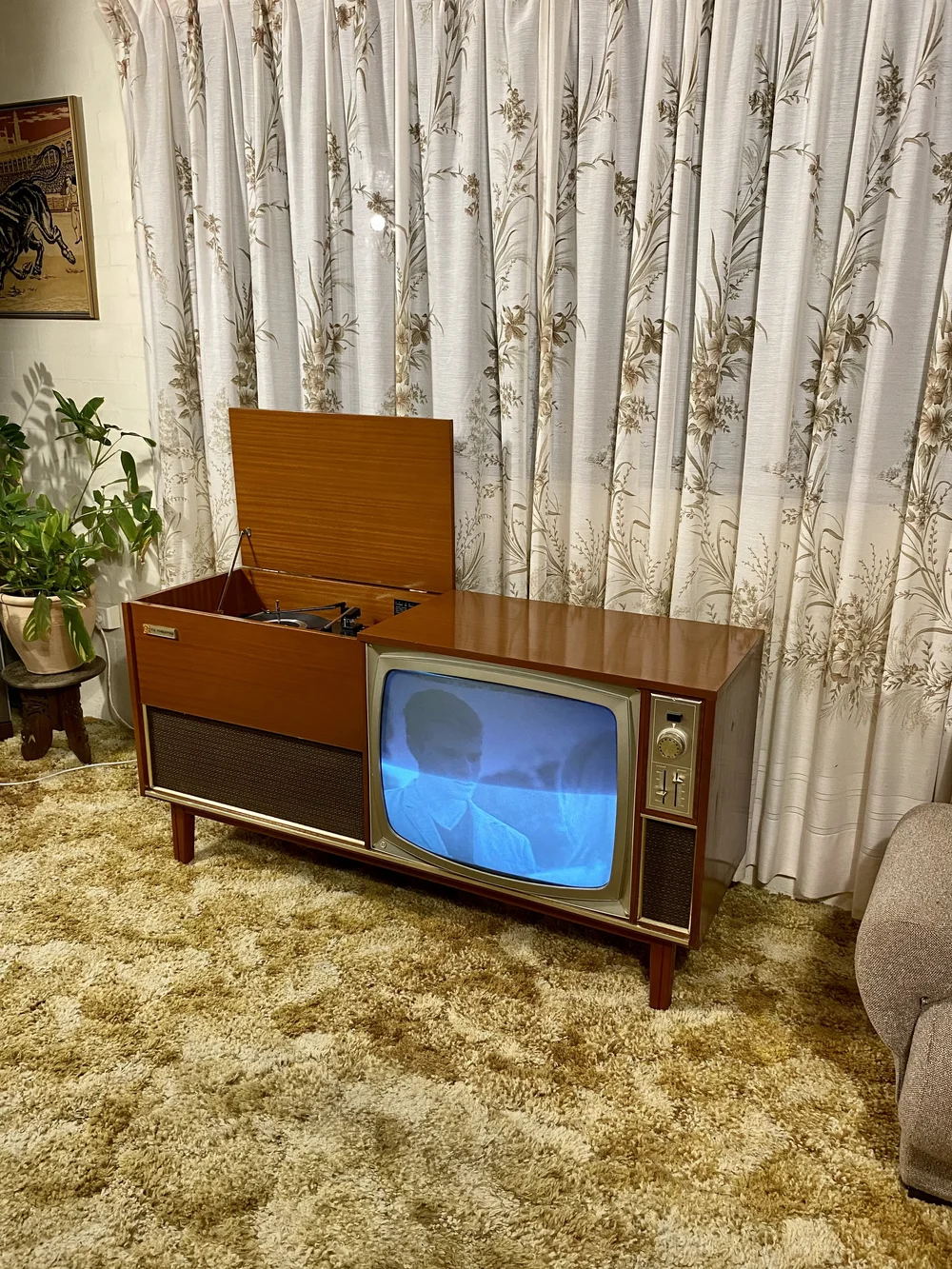 PYE TV Theatre Celestial vintage radiogram restored by Retraphonics