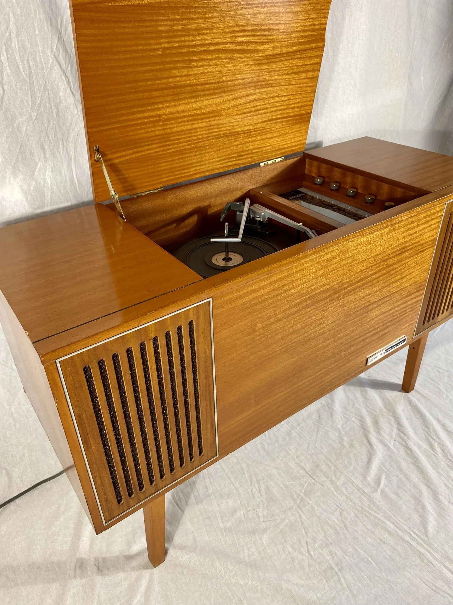 PHILIPSオーディオ Radiogram　F6X95A/05（ジャンク） Philips Philharmonic — Retraphonics