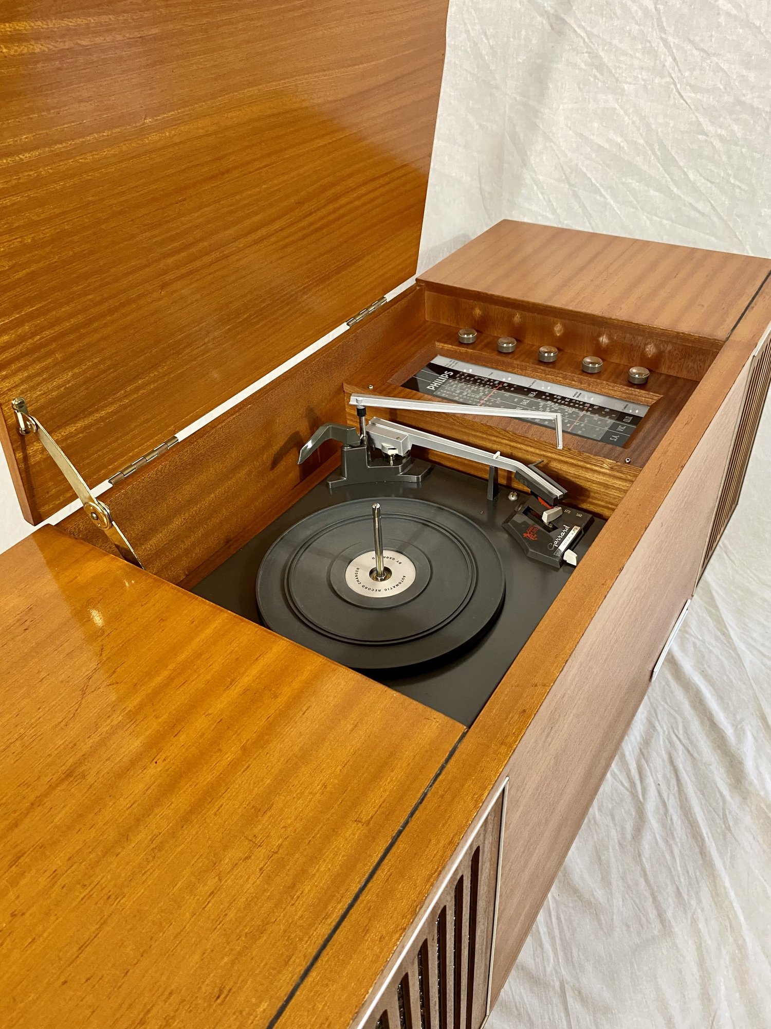 Philips Philharmonic — Retraphonics