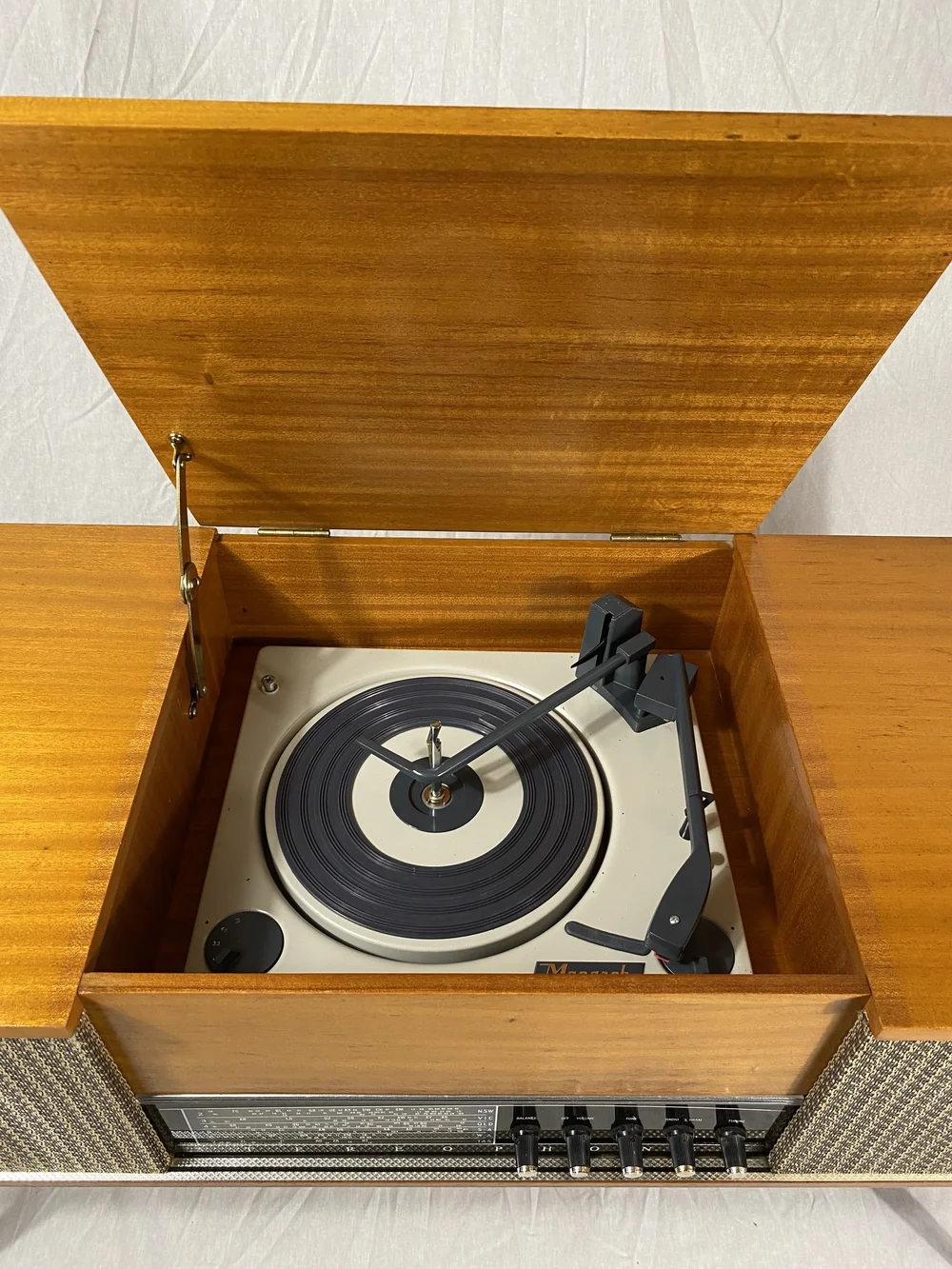 Kingsley Z-Line Stereophonic vintage radiogram restored by Retraphonics