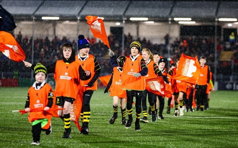 Edinburgh Rugby Takeover 🐝

Our Melrose Hornets had a great time at the Hive on Sunday evening (despite the weather ⛈️) for Edinburgh vs Toulon!

Thanks to @edinburghrugby for hosting us and congrats on a great win 🙌

#blackandyellow🖤💛
