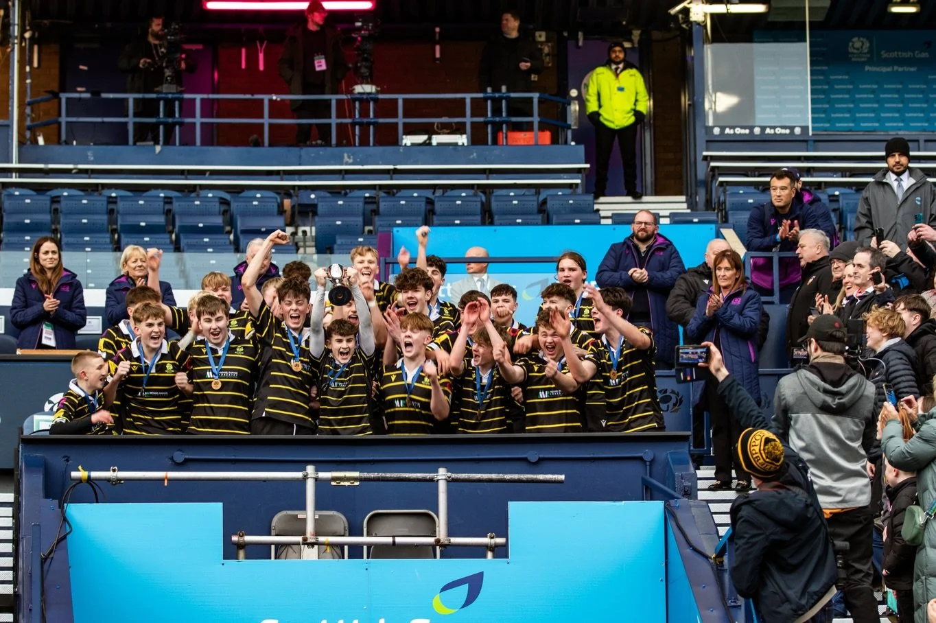Proud as punch 🐝

What an amazing advert for youth rugby yesterday at Murrayfield! Credit to Stirling County who pushed our U16s all the way to the final play. 

📸 | Reiver Photography 

#blackandyellow🖤💛