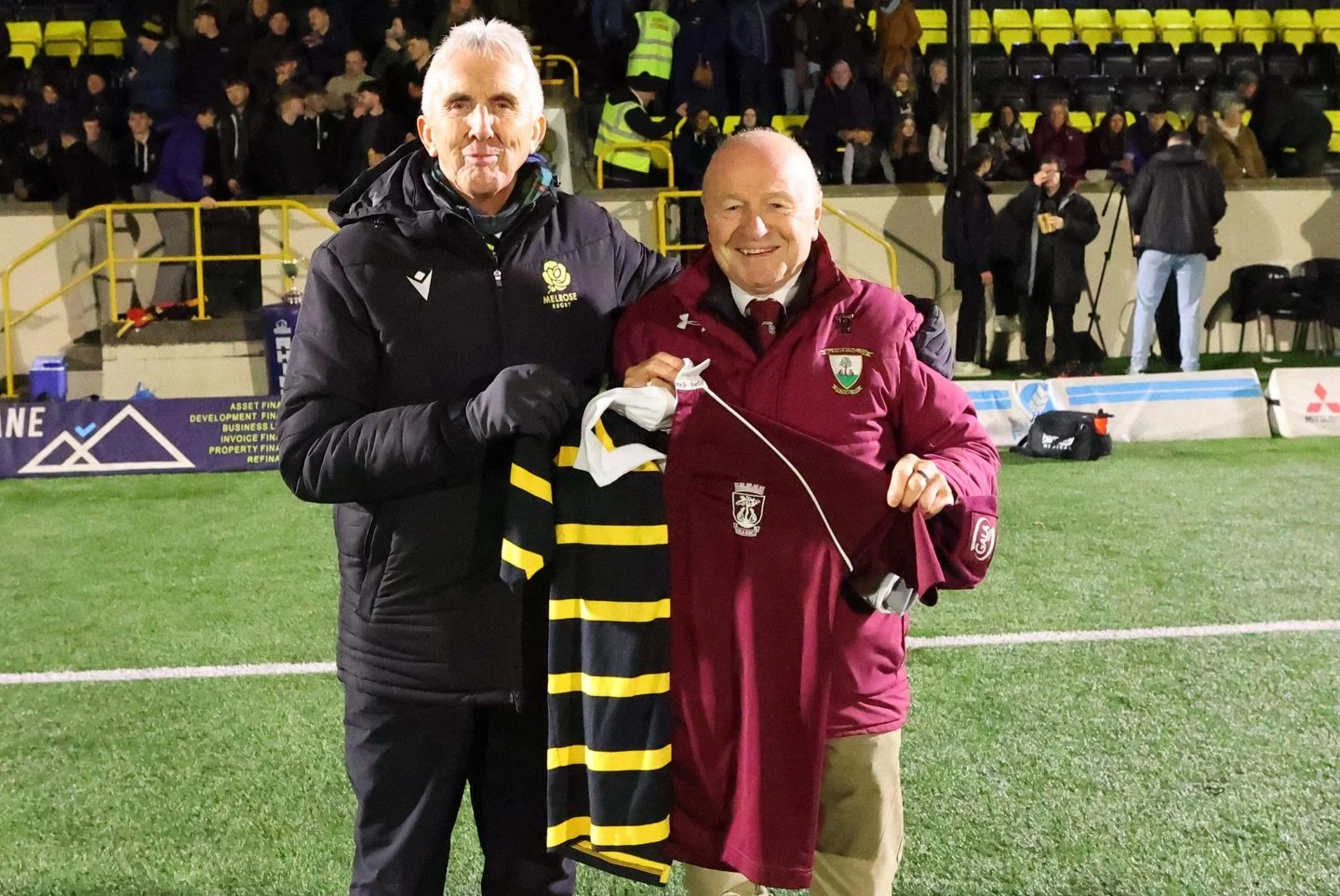 150 years of rugby rivalry 🤝

Congratulations to @gala_rugby on celebrating their 150th Anniversary this season. A special presentation was made at full time of the Waverley Cup on Boxing Day, including a plaque from @oakandblack as well as a one-of