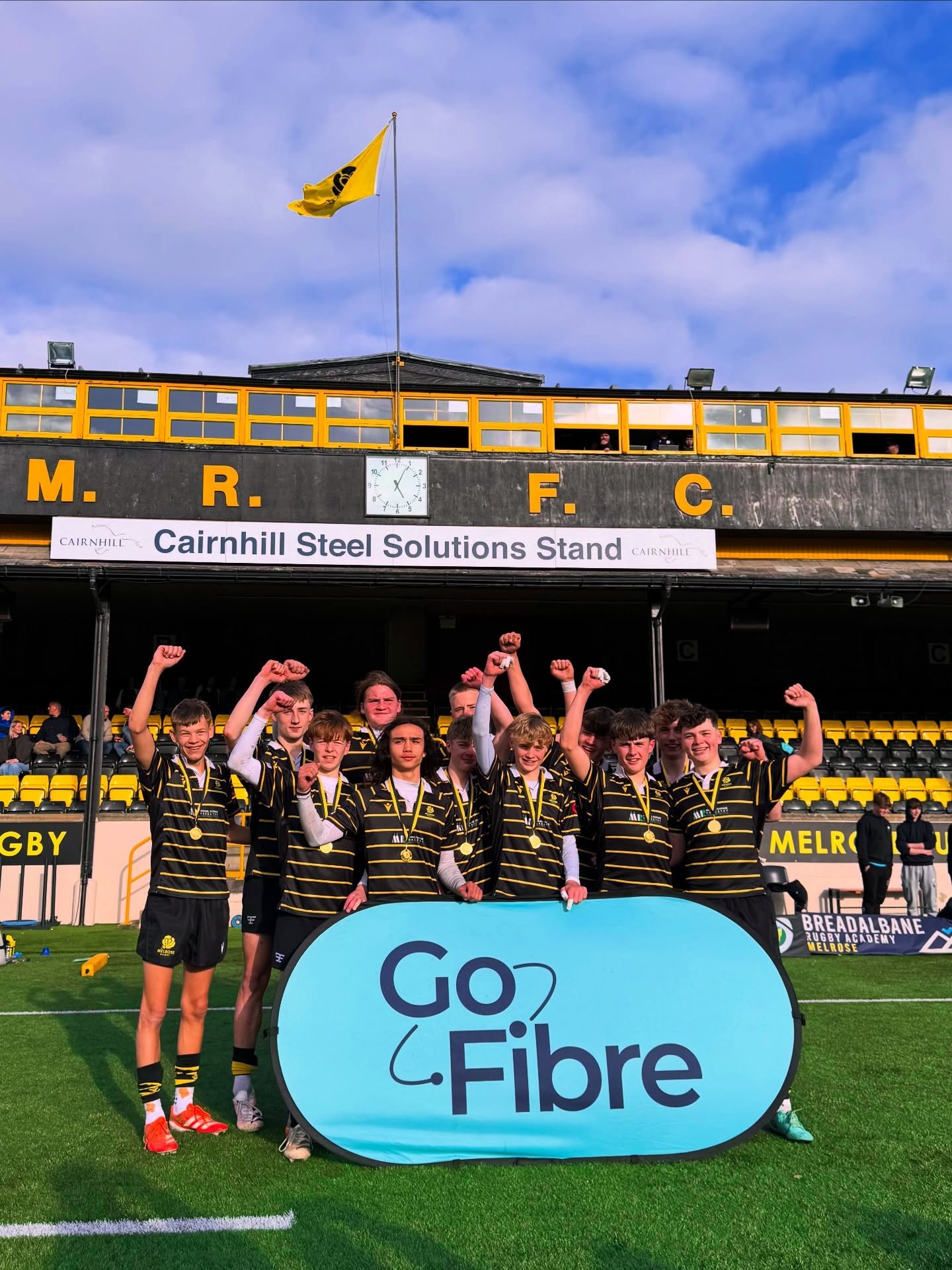 GoFibre Wasps Sevens | U15 Winners 🏆

Congratulations to our U15 Wasps on winning the @gofibrebroadband Wasps 7s! 

Well done also to Jed for being runners up 💪

#BlackandYellow🐝