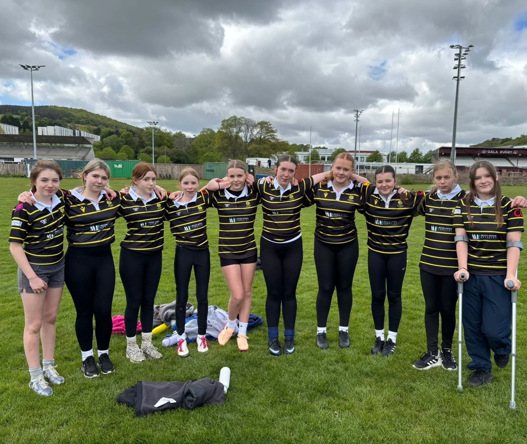 YOUTH | Our U14 Queen Bees had a brilliant day at Netherdale in the T1 Festival on Wednesday!

Well done team 💪

#BlackandYellow🐝