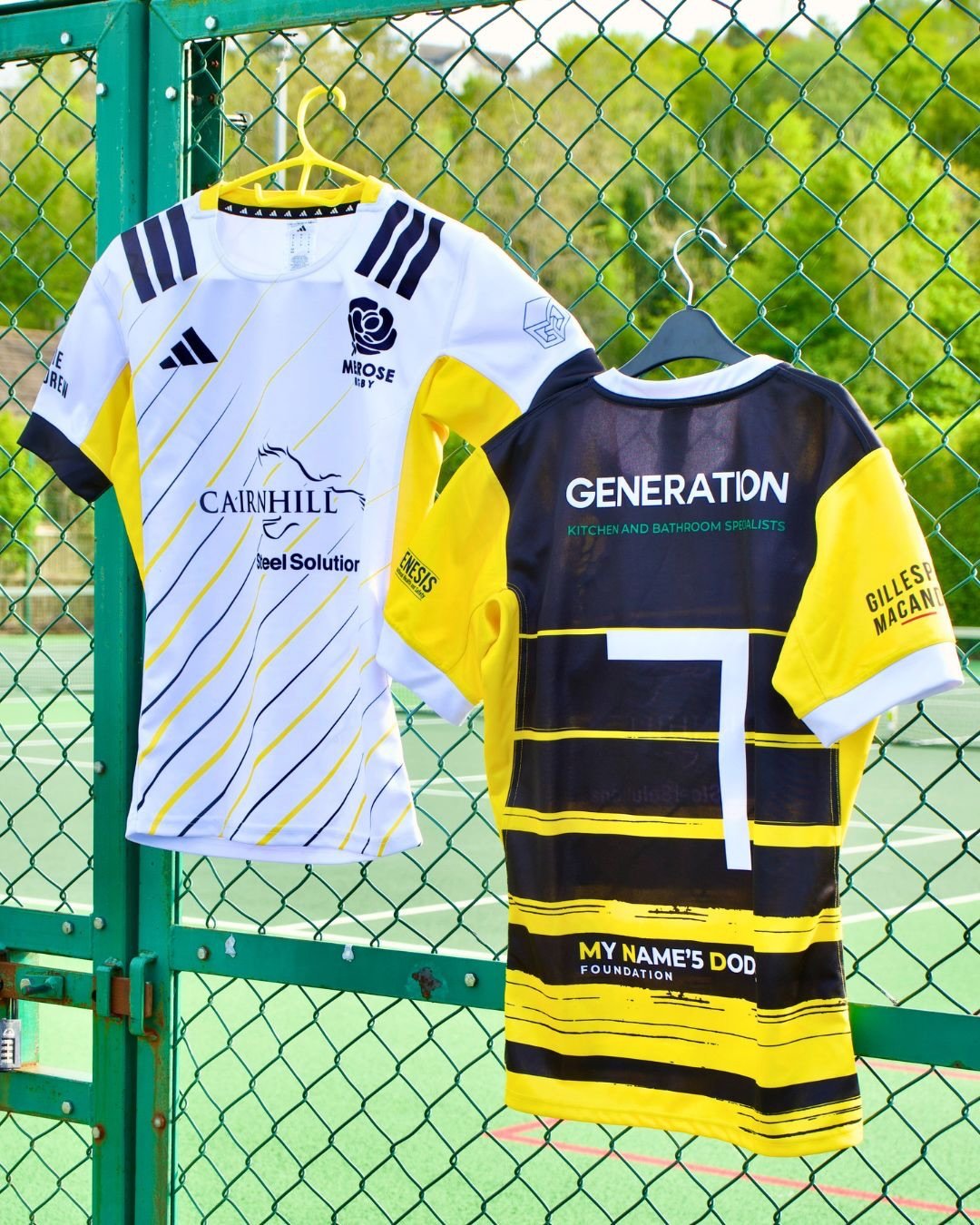 On-kit partners 🤝

A huge thanks again to all of our on-kit partners for the 2026 Howden Melrose 7s!

Sevens week has well and truly arrived at the Greenyards, so make sure to head to our website and get your tickets now 📲

#howdenmelrosesevens🐝