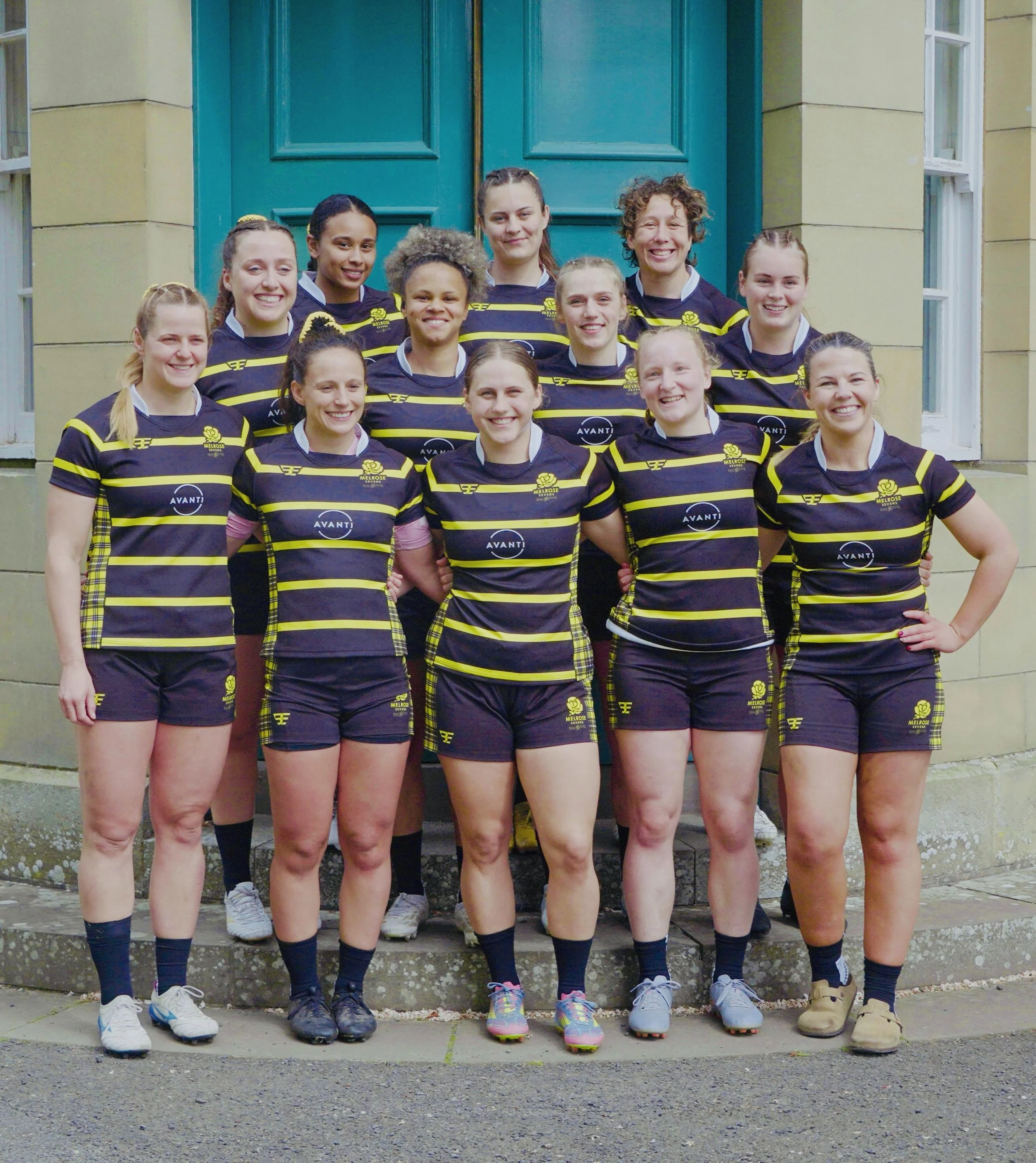 This team 🖤💛

The first ever 1883 side to represent the Home of Sevens at the place where it all began!

📸 | @tcurry.lens 

#Melrose1883🐝