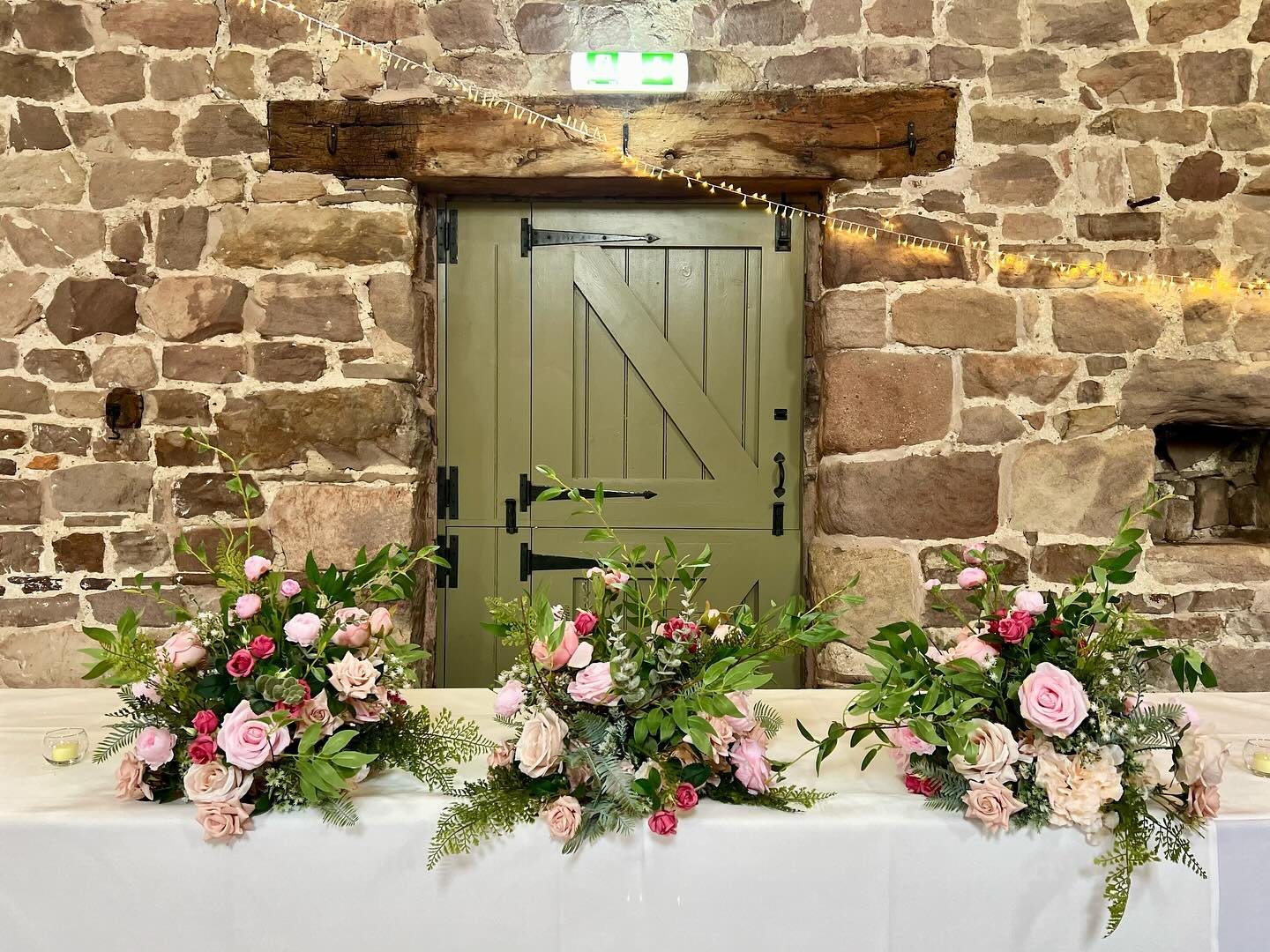 Pink, pink, and more pink. These beautiful florals worked so well against the earthy natural tones at @theashesbarns this weekend.
#vintagevenuedressing, #theashesbarns, #theashesweddingvenue, #barnwedding, #rusticwedding, #springwedding, #summerwedd