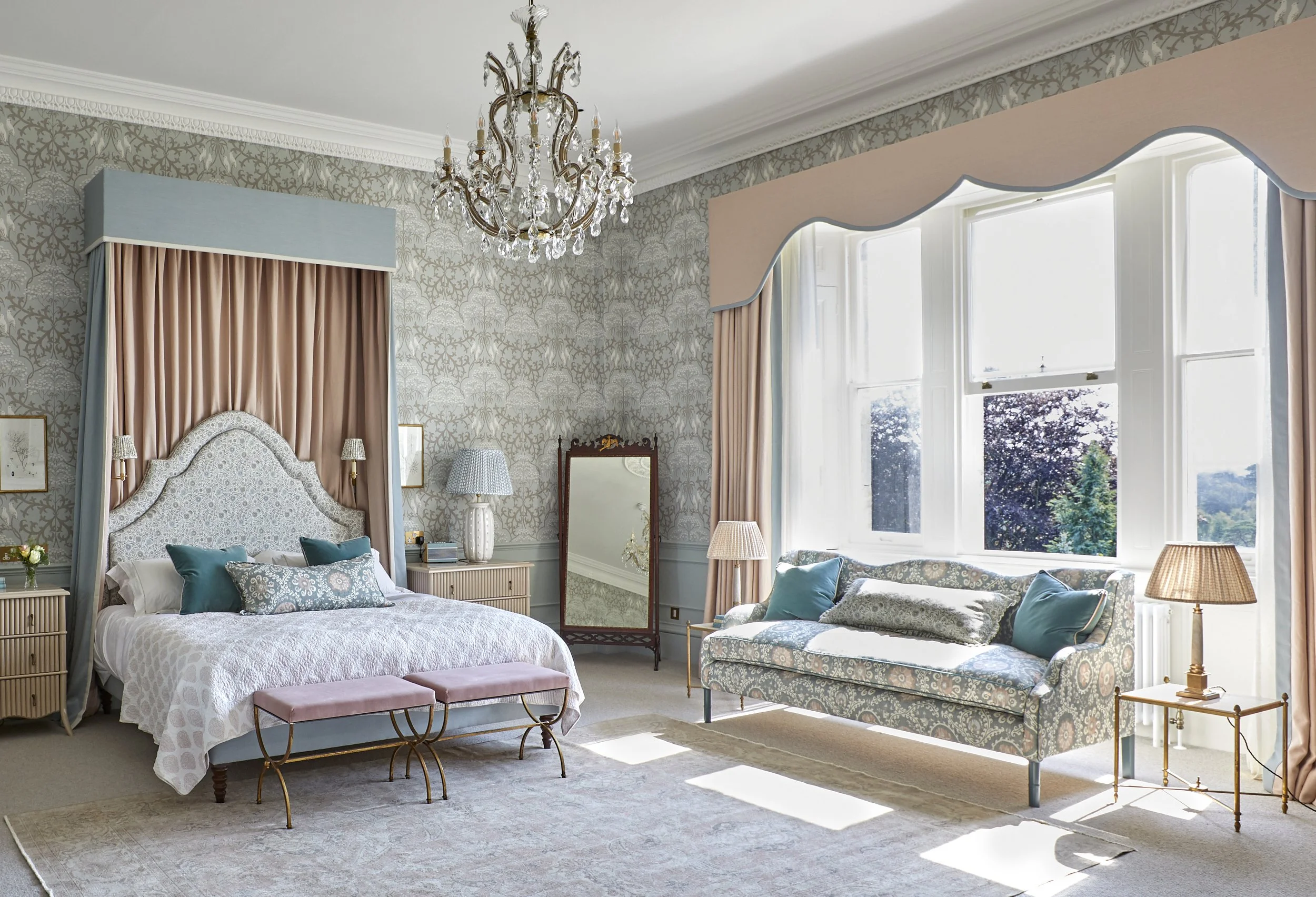 spring Leonardslee House.jpg