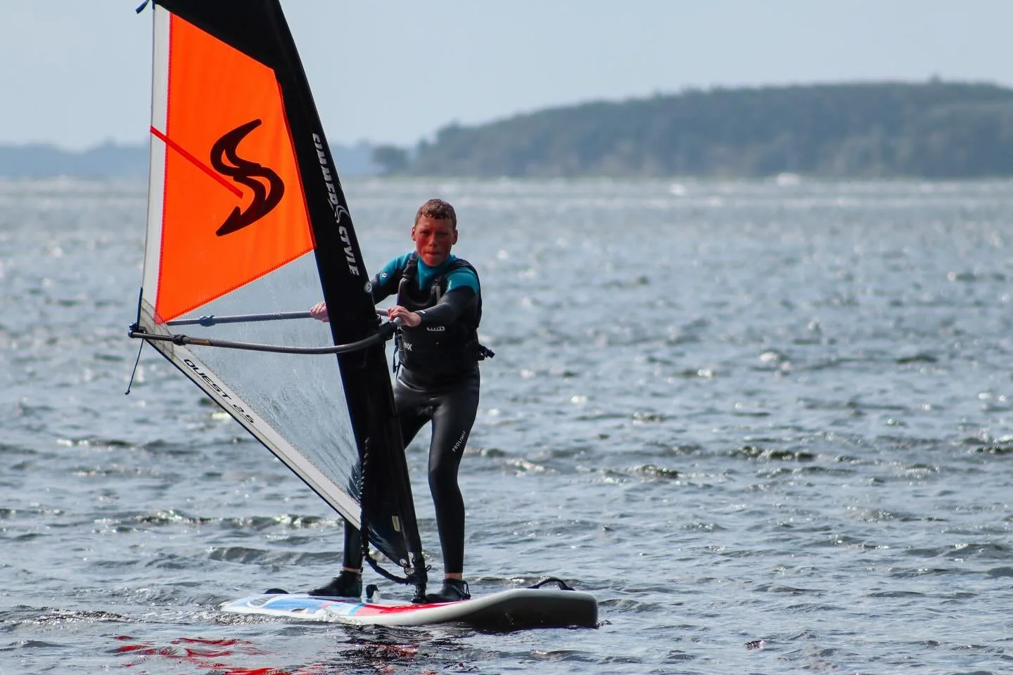 🌞 Sikke en fantastisk sommer, vi har haft ved Bittenhus! Vi slutter af med et par dage fyldt med sjove aktiviteter. 🏄&zwj;♂️

I dag har nogle v&aelig;ret ude p&aring; SUP-boards med Lise, en gruppe tog p&aring; kajaktur med Michael, og der blev sat