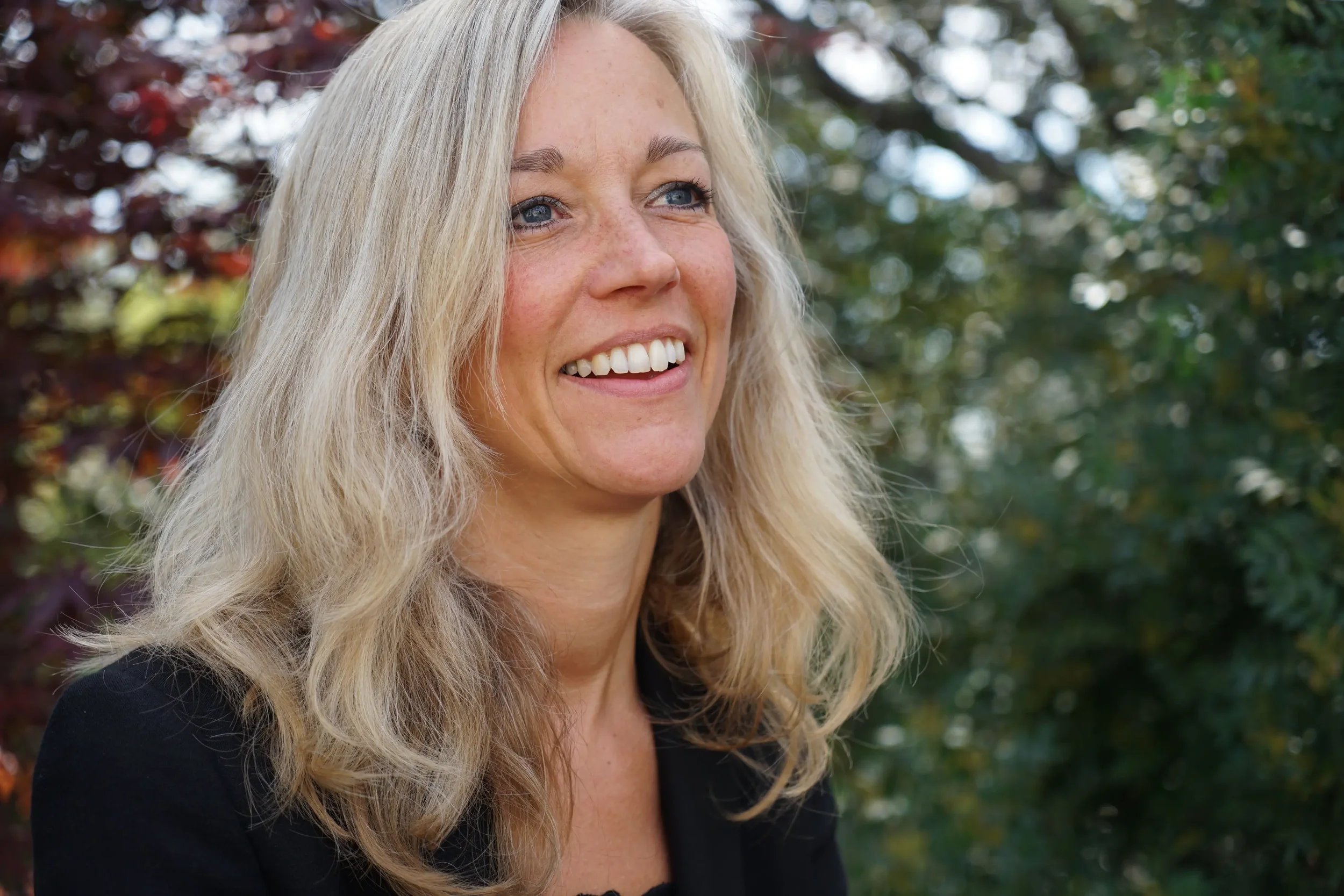 Vivez une retraite initiatique guidée par Catharina Von Bargen et découvrez méditation, chamanisme et pratiques tibétaines.