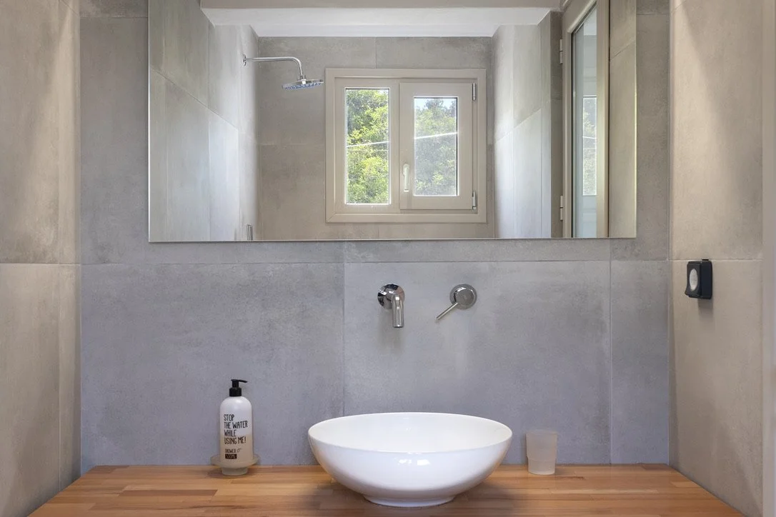 Okreblue Paros.Bathroom2.jpeg