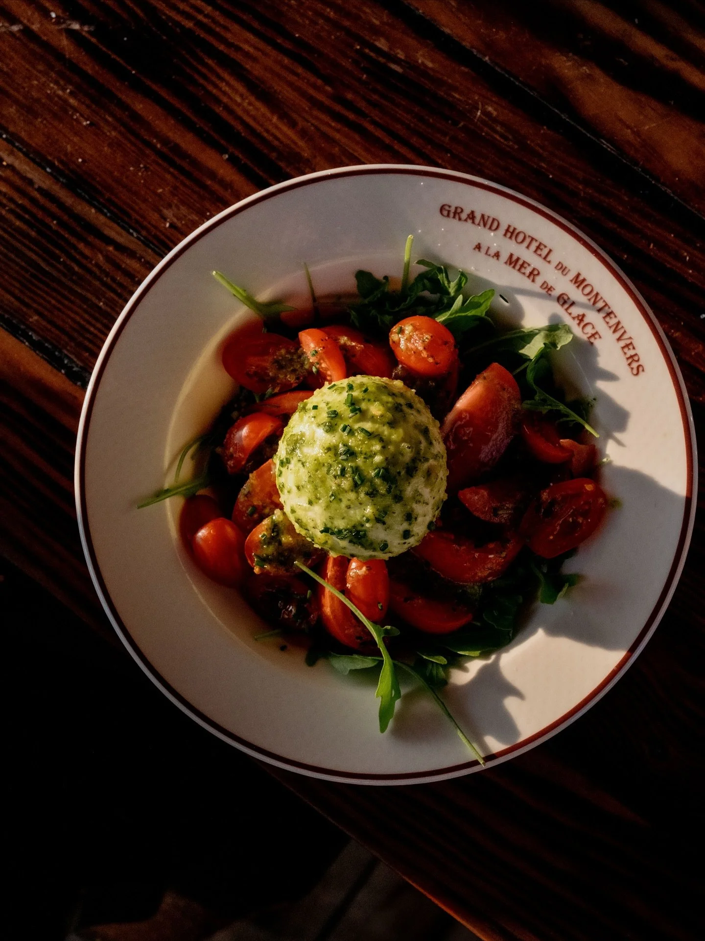 Savourez une cuisine végétarienne locale et raffinée dans un cadre alpin unique, pendant votre retraite bien-être à Chamonix.