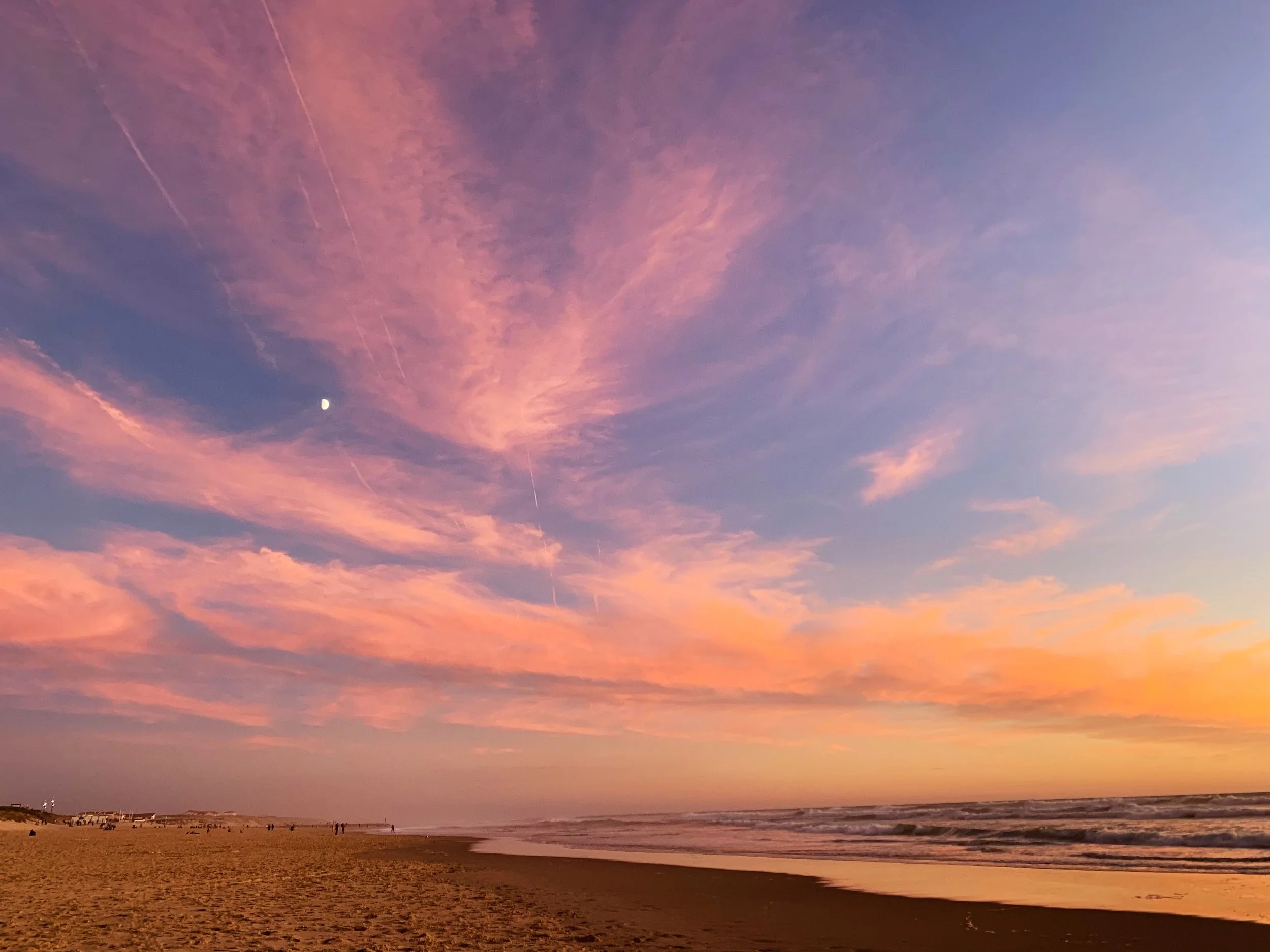 Séjour nouvel an dans les Landes en retraite yoga bien-être : pratiques de vinyasa, méditation et balades océanes pour démarrer l’année en douceur ; vacances yoga France idéales pour se ressourcer.