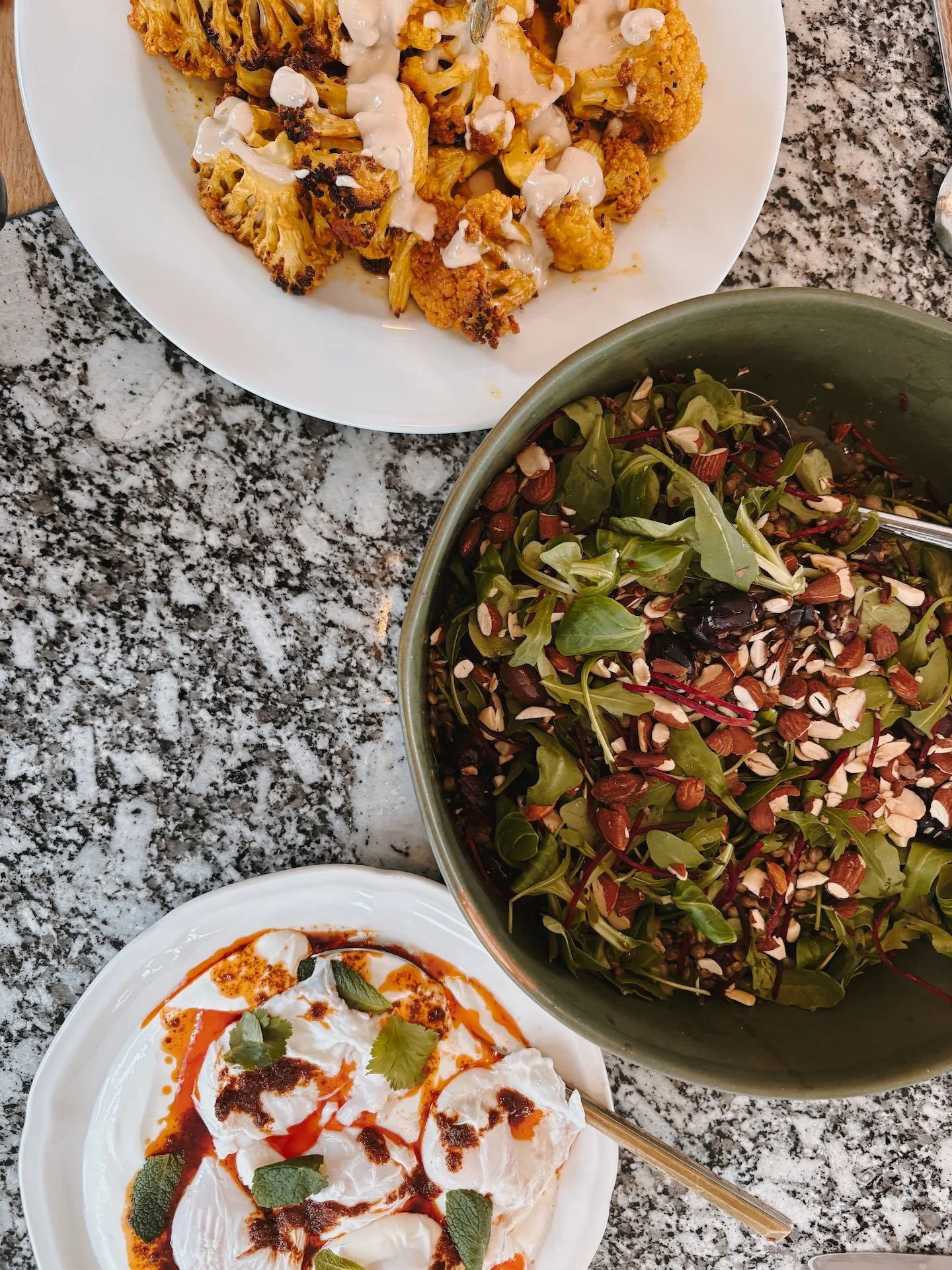 Chou-fleur rôti et sauce tahini - cuisine végétarienne retraite yoga pilates Provence