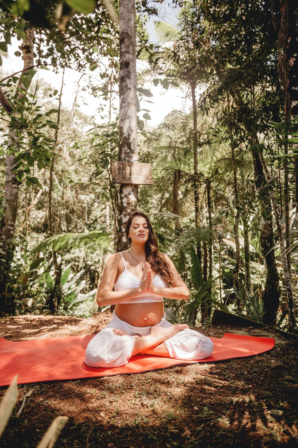 Bienfaits du yoga prénatal : soulagement et préparation — Le Yogascope