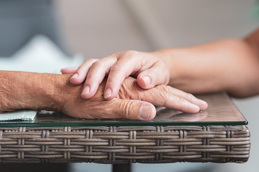 Jueves 12 de Marzo - Oh, amor que no me dejarás