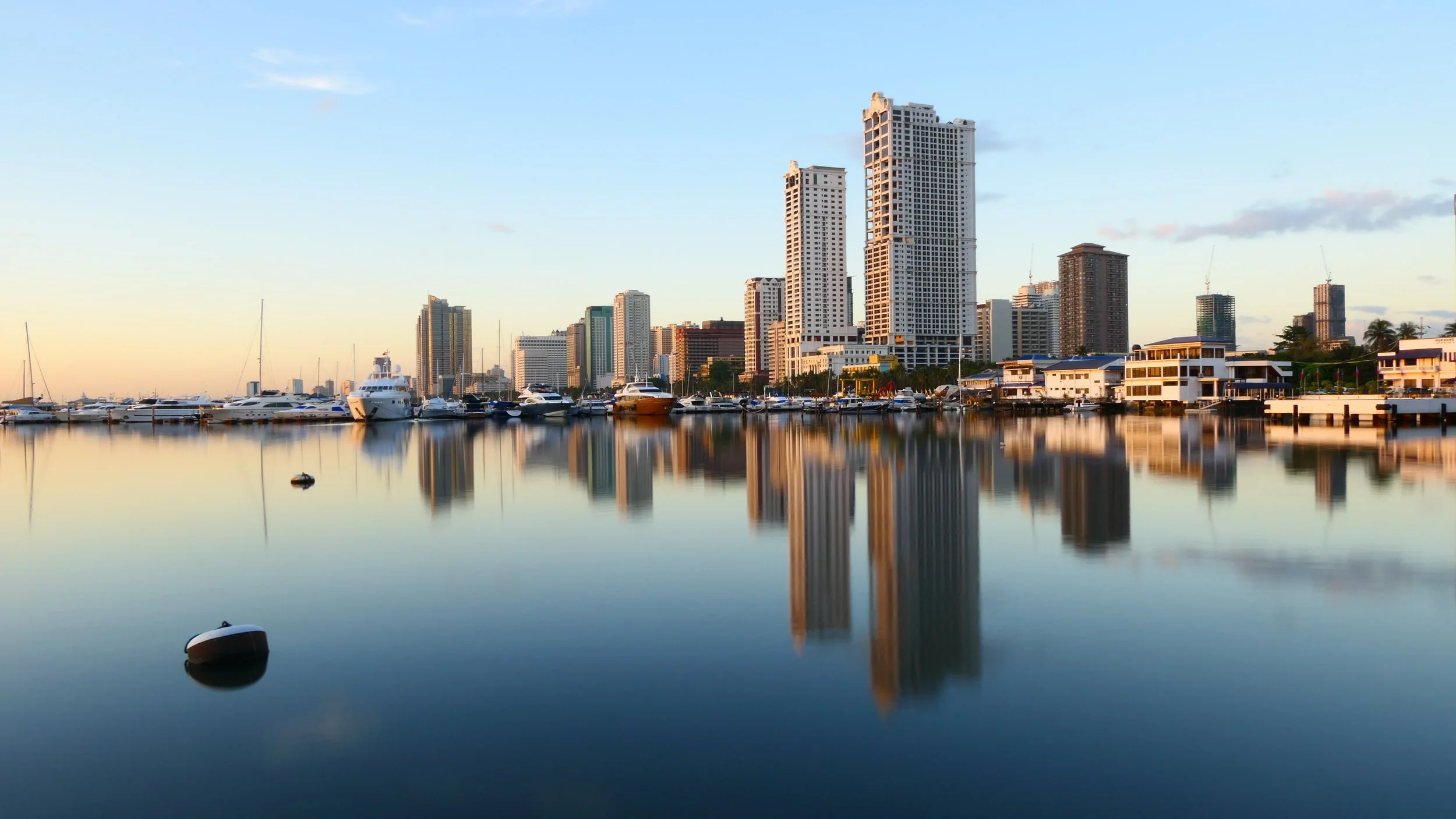 Manila Bay Cityscape.jpeg