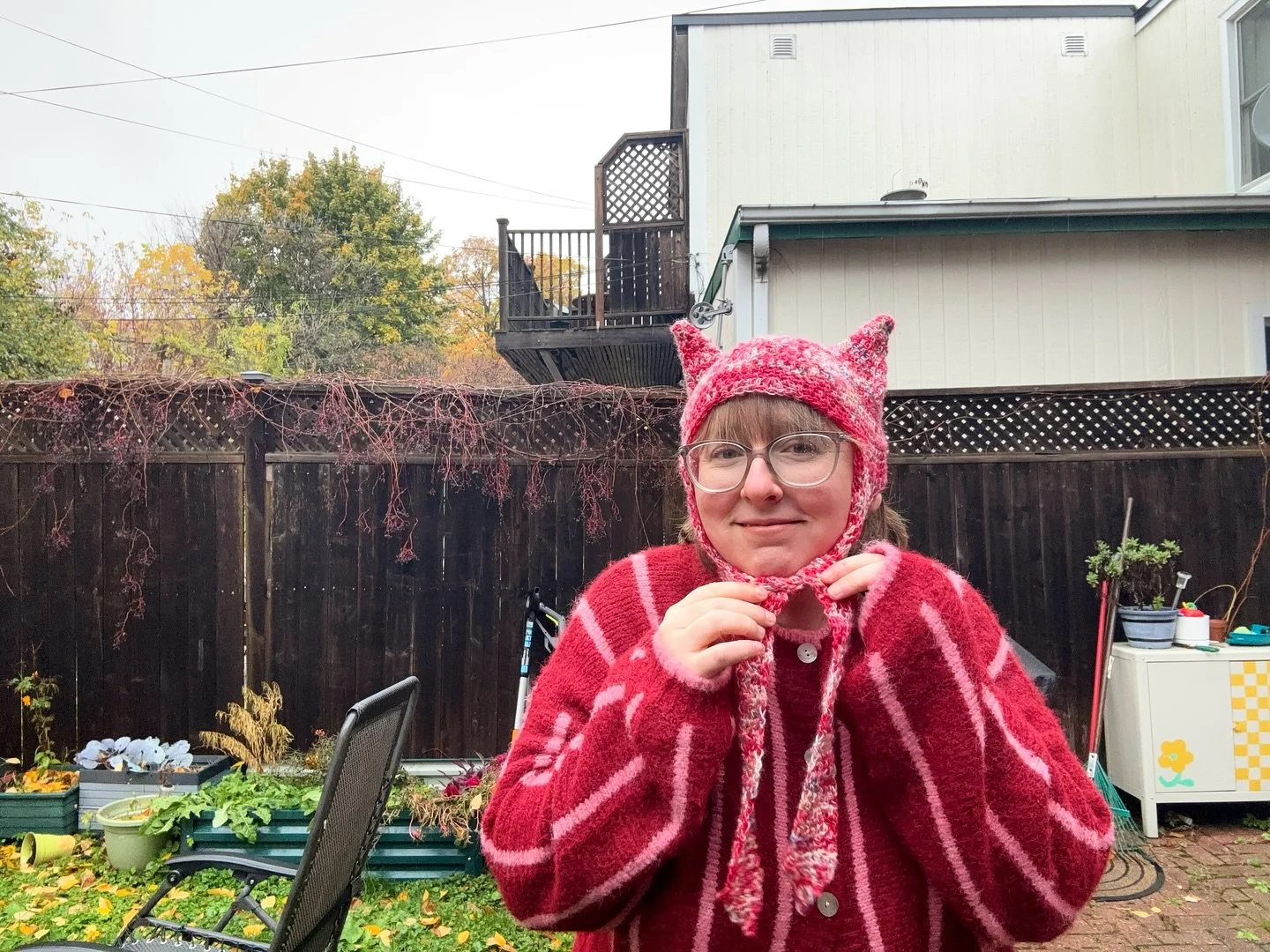 I crocheted this little devil horn bonnet and I&rsquo;ll definitely be wearing it all day working from home 😈 I messed up the pattern a bit but she&rsquo;s done and she&rsquo;s perfect to me. Pattern from @franmakestuff 🧶#crochet #handmade #hallowe