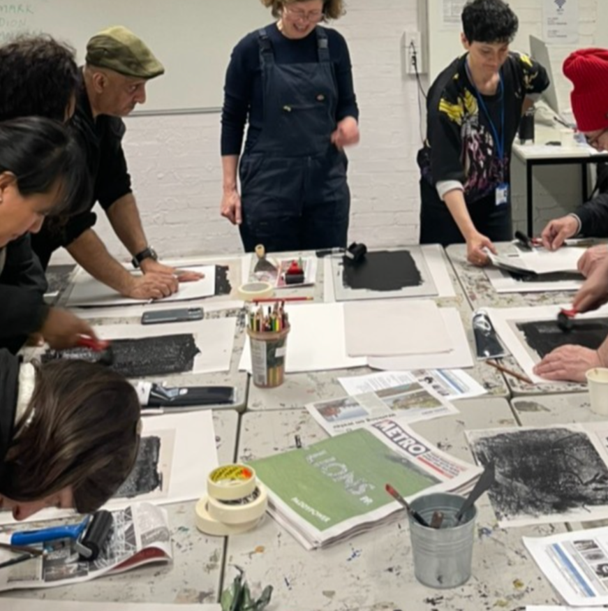 Accumulate Workshop (2023)
Co-presenting ‘Wonderland’ workshops (mono-printing into zines) with Accumulate_Ldn at DGHE Studios (London).