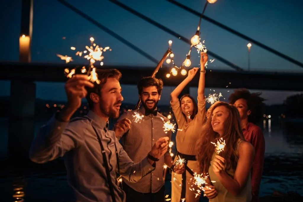 Animation en soirée : 12 idées originales et conviviales pour vos ...