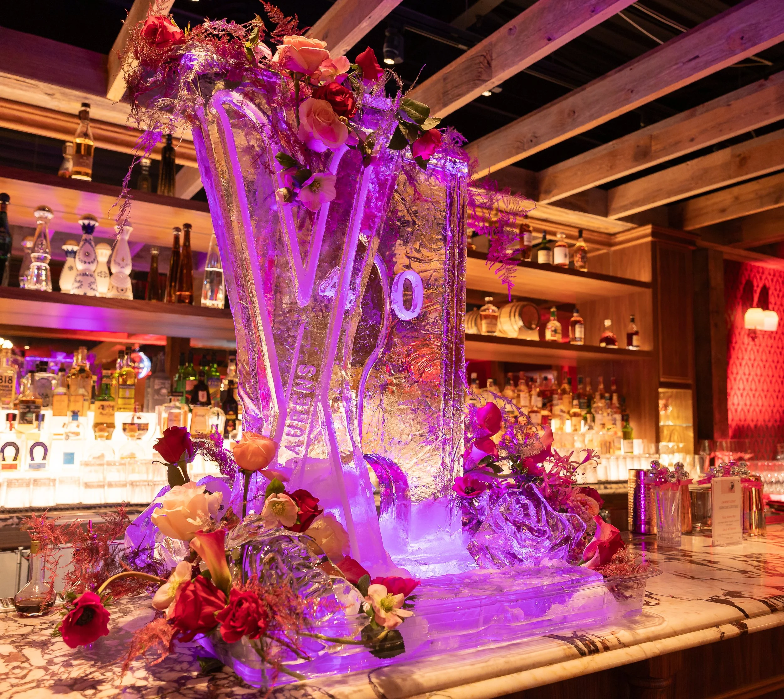 LaurenCatchSteakDiscoParty-2Ice Scuplture.jpg