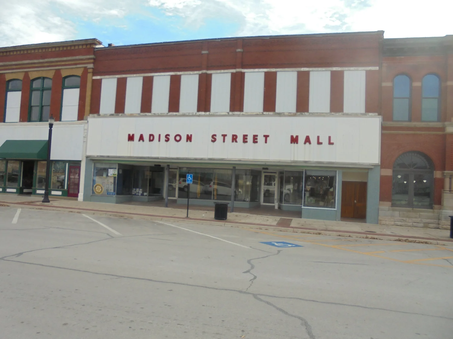 606 Madison Fredonia Commercial 49,900 — Larry Marshall Auction