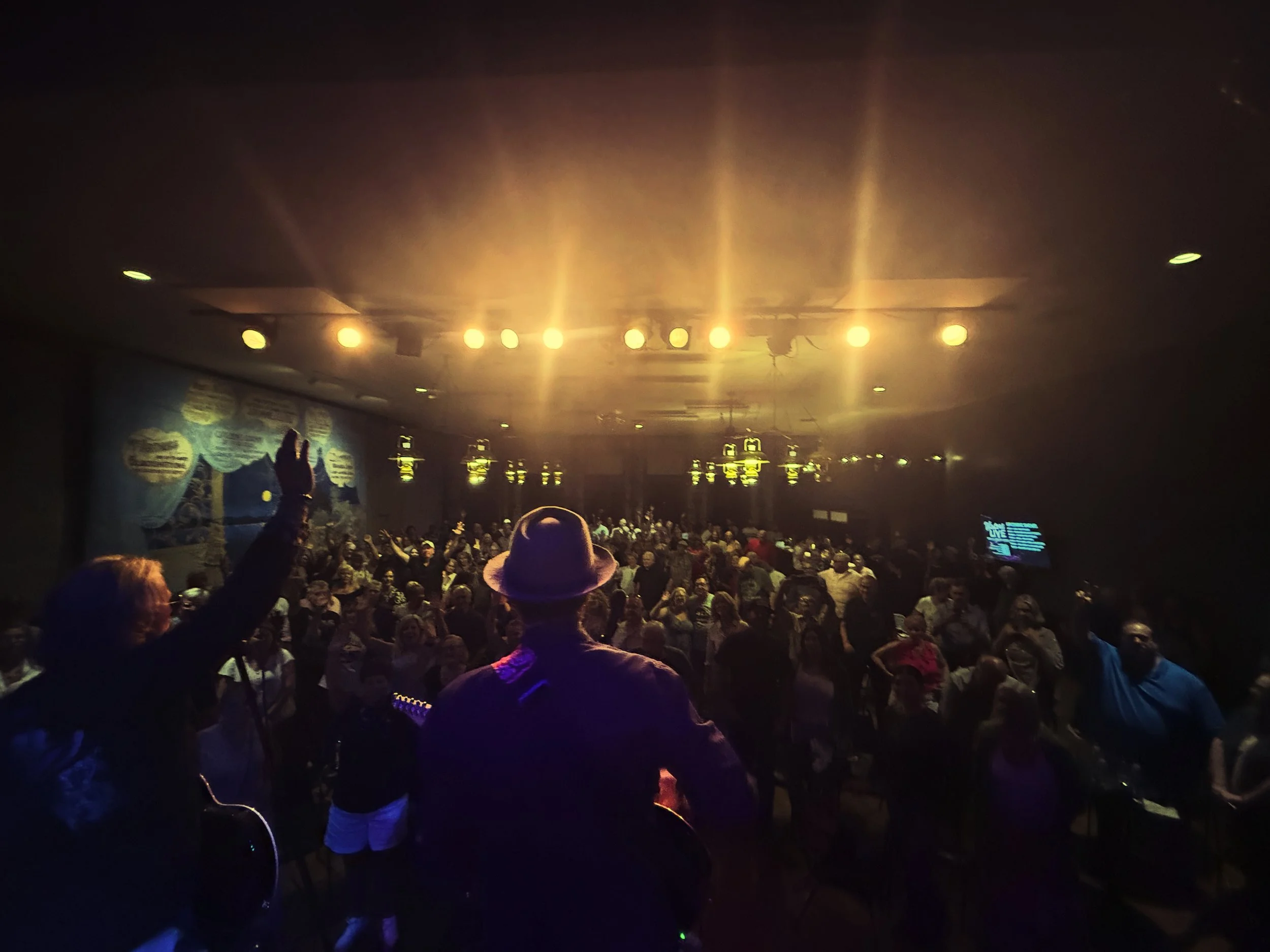 Jesse Brewster performing live in Northern California